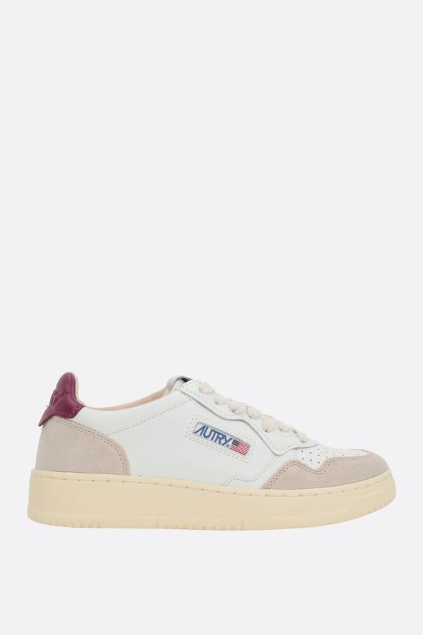 Shop Autry Medalist Low Sneakers In Bianco