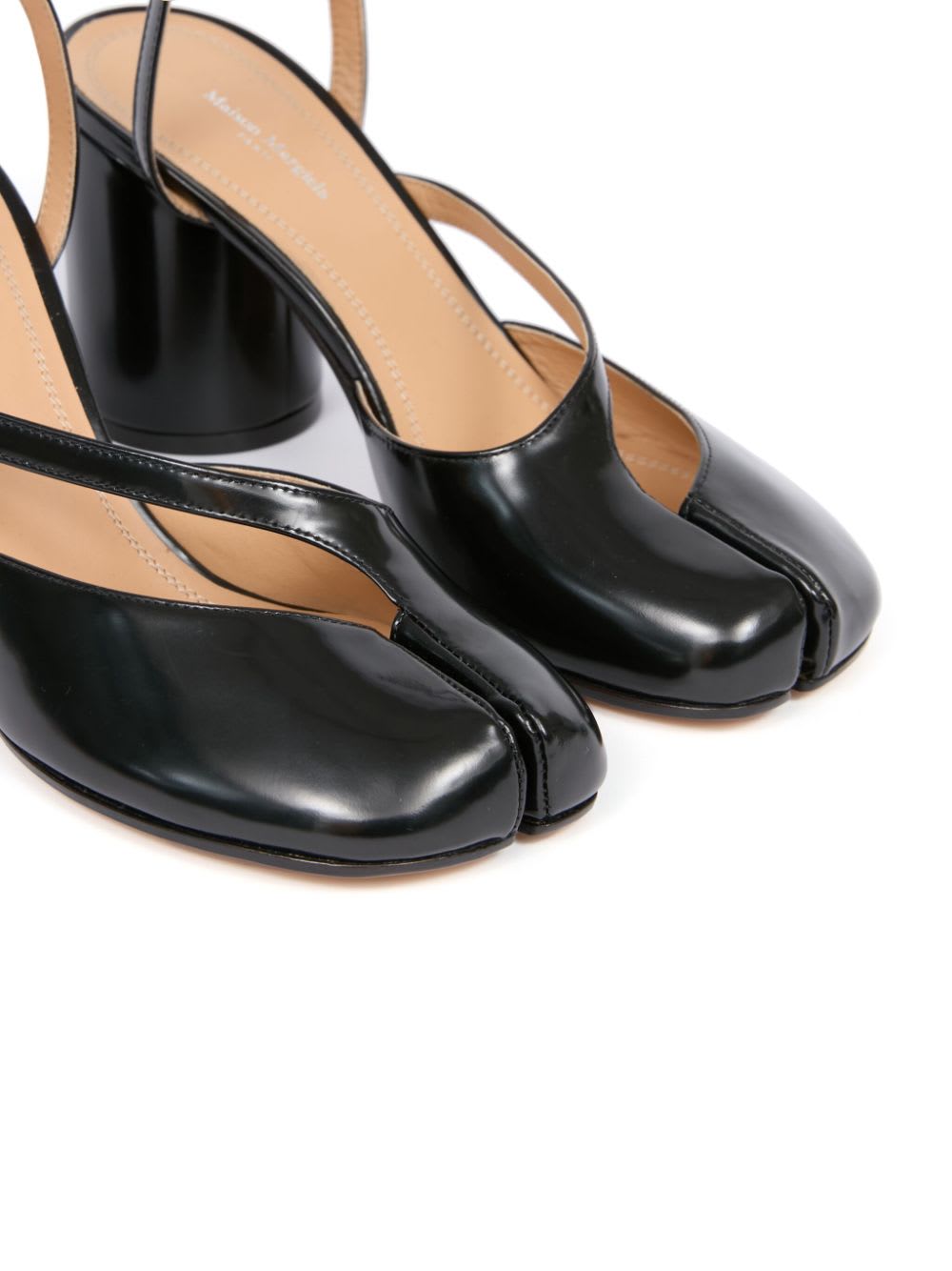 Maison Margiela Tabi Sandals In Brushed Leather In Black