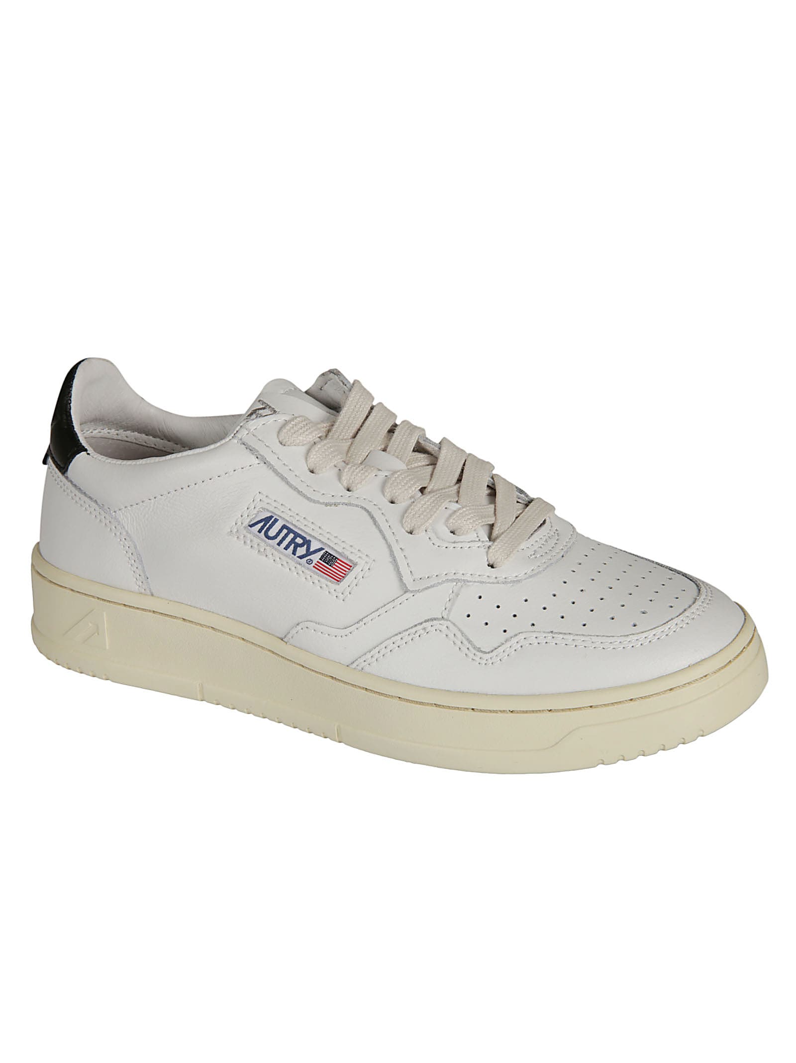 AUTRY LOGO PATCHED LOW SNEAKERS 