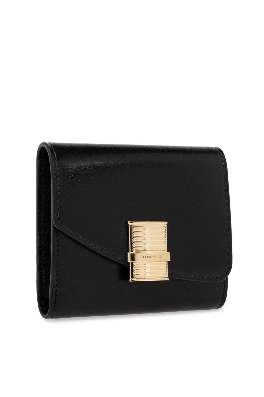 Shop Ferragamo Fiamma Compact Wallet In Nero