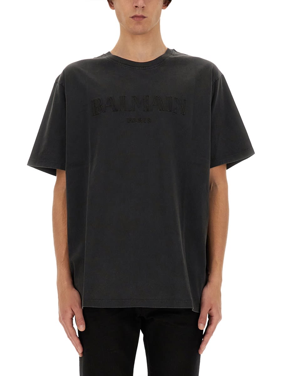 Shop Balmain T-shirt With Logo In Grey