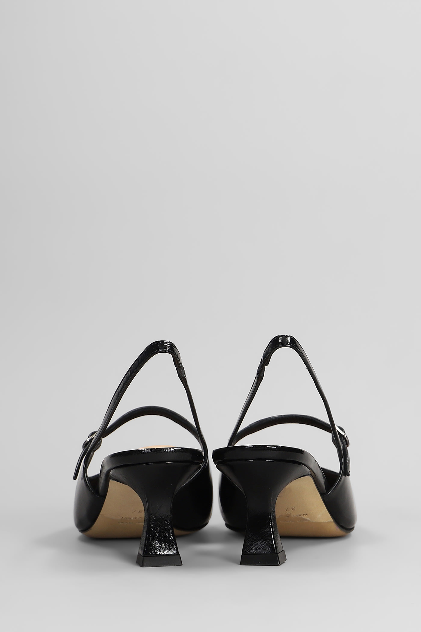Julie Dee Pumps In Black Leather In Black