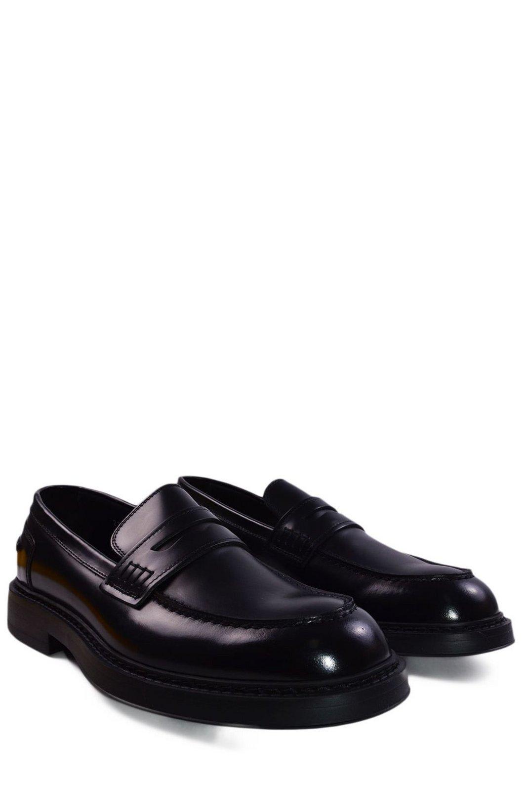 Shop Doucal's High-shine Slip-on Loafers In Nero