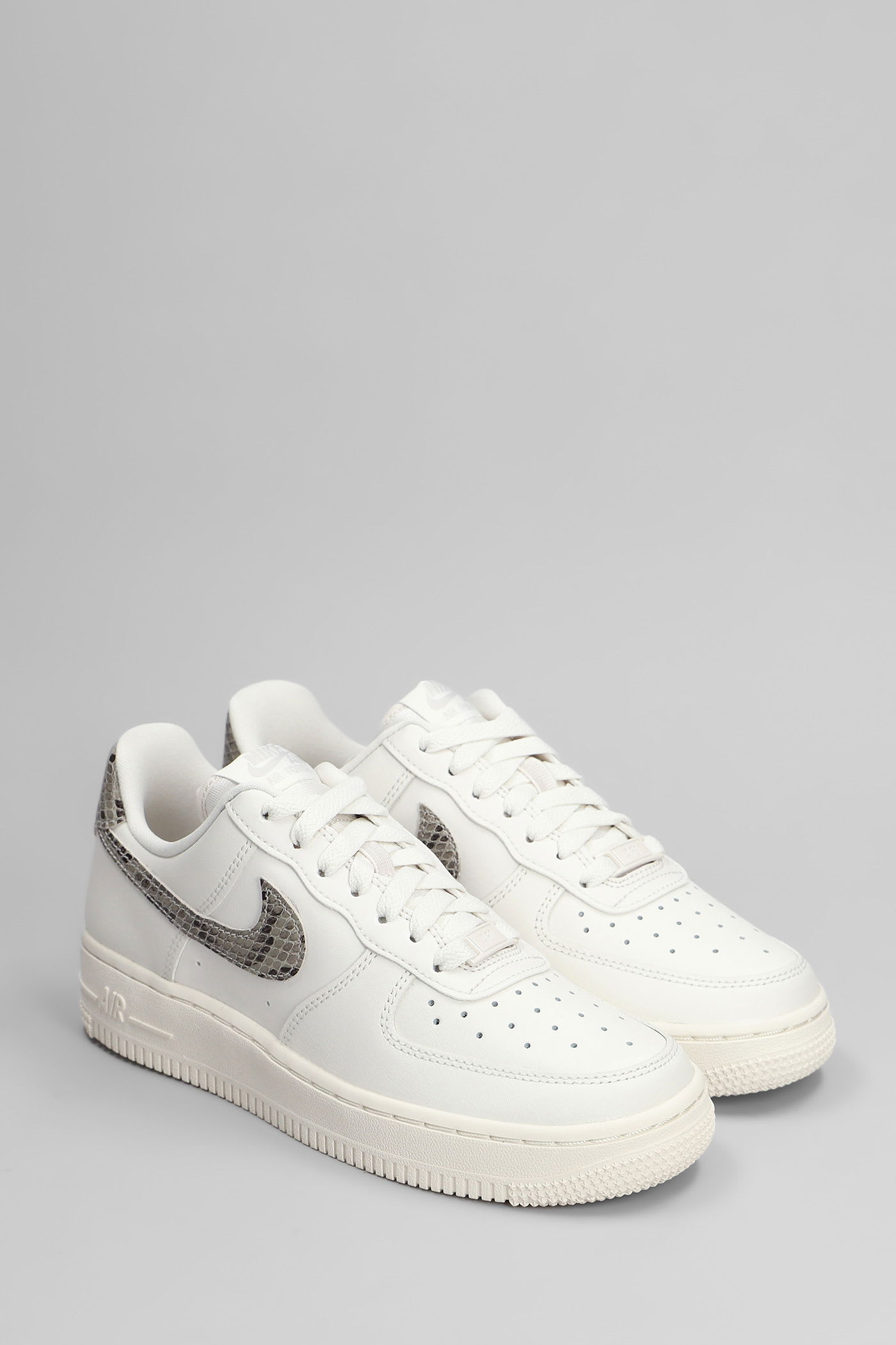 Nike Air Force 1 07 Sneakers In White Leather In White