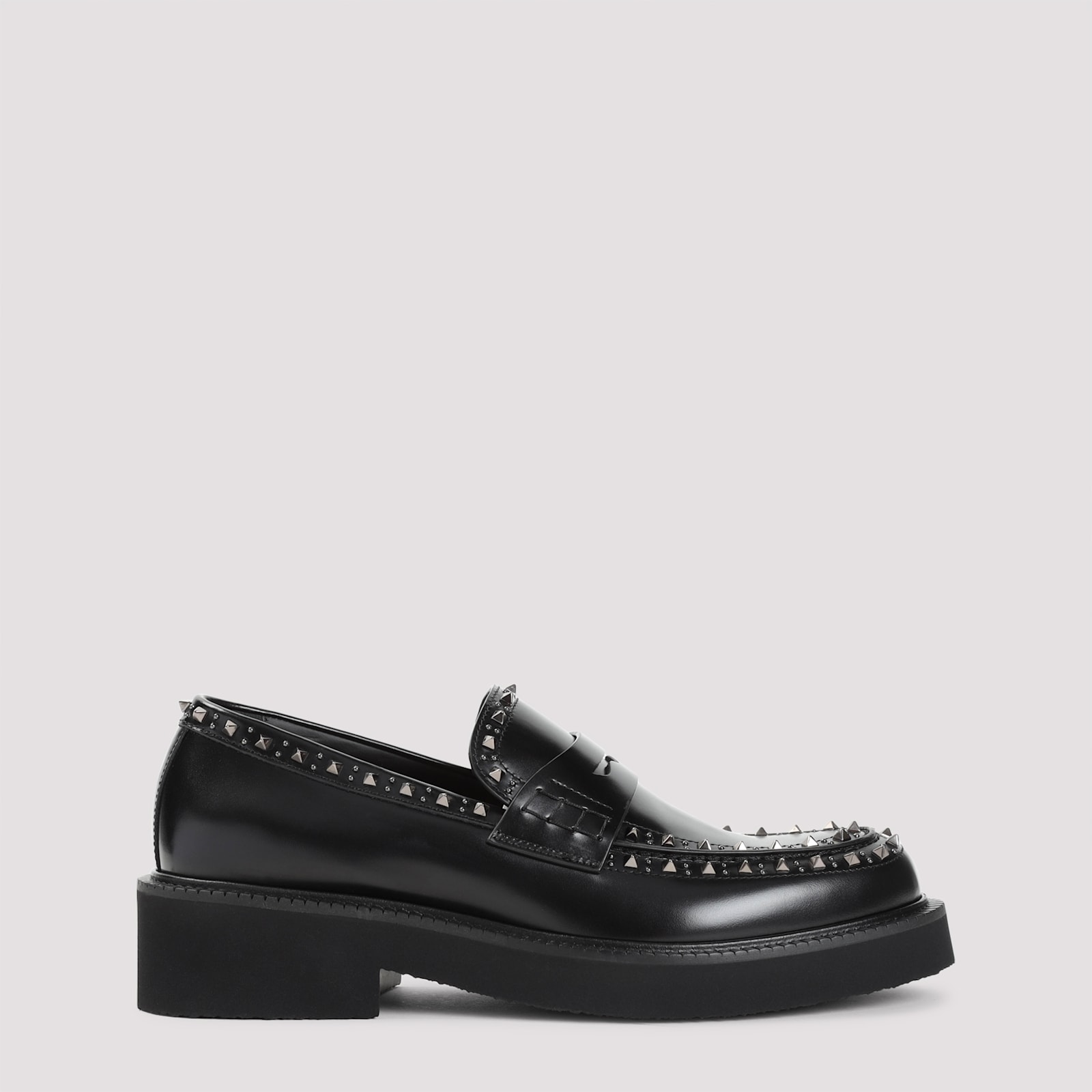 Shop Valentino Gentleglam Loafer In No Nero