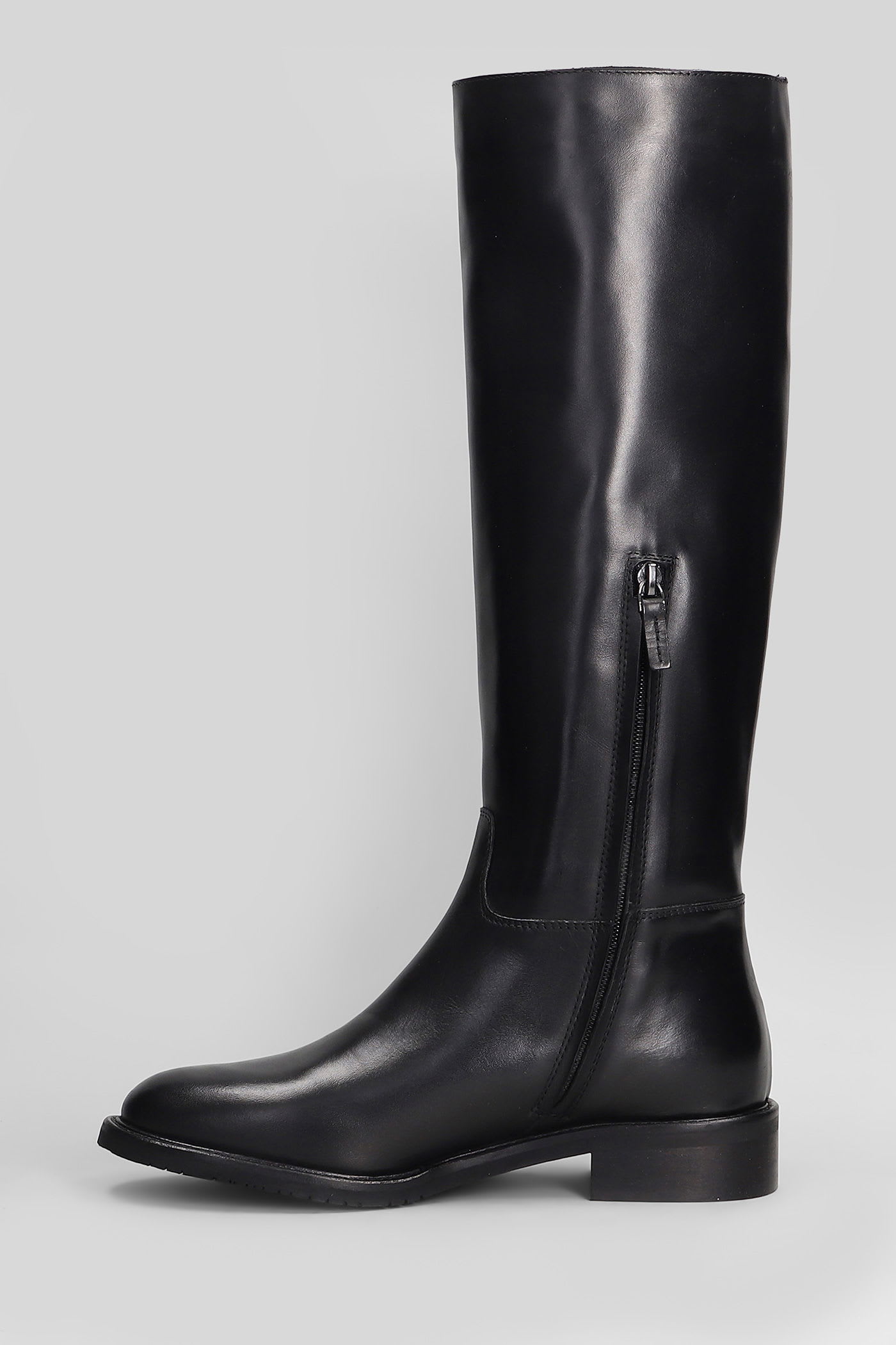 Julie Dee Low Heels Boots In Black Leather In Black