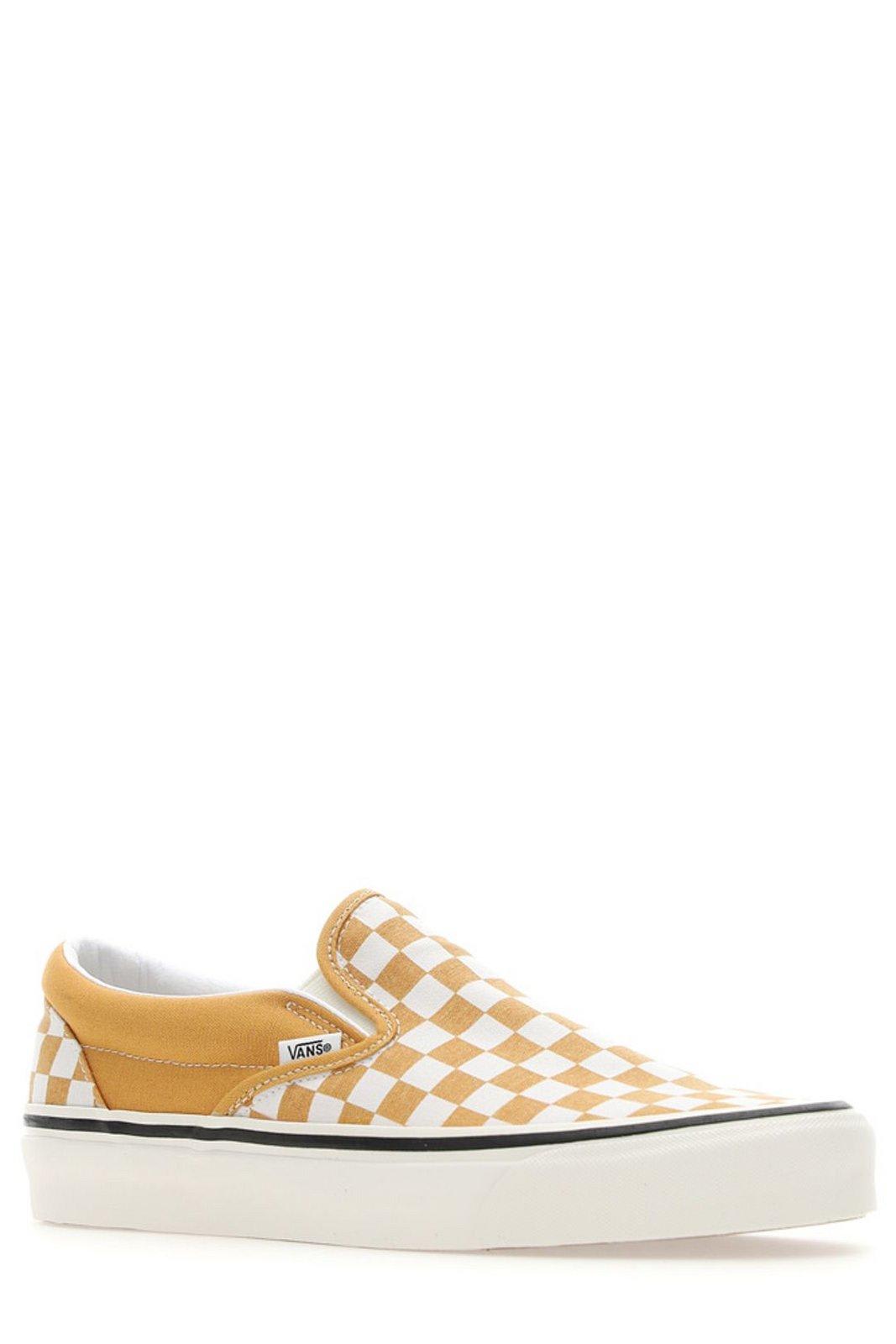 VANS CHECKED ROUND-TOE SLIP-ON SNEAKERS 