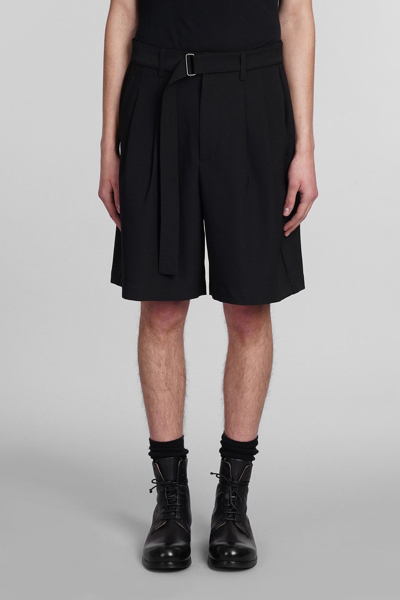 ATTACHMENT SHORTS IN BLACK POLYESTER