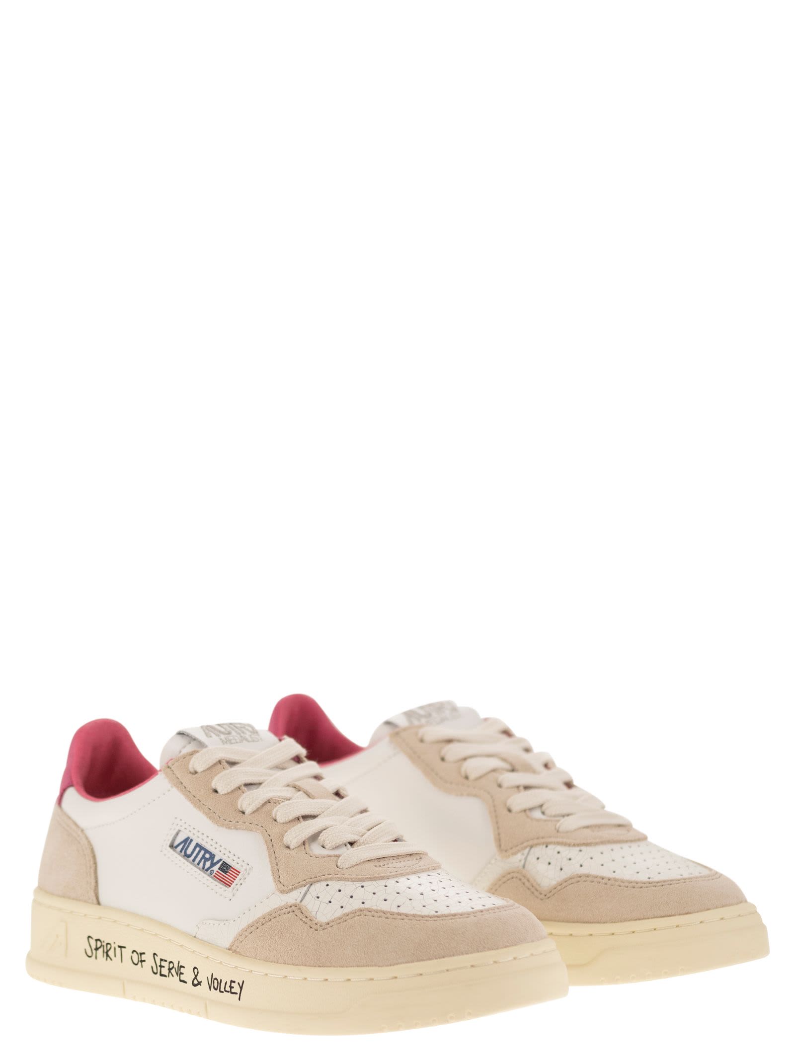 Shop Autry Medalist Low - Leather Trainers In White/neutrals