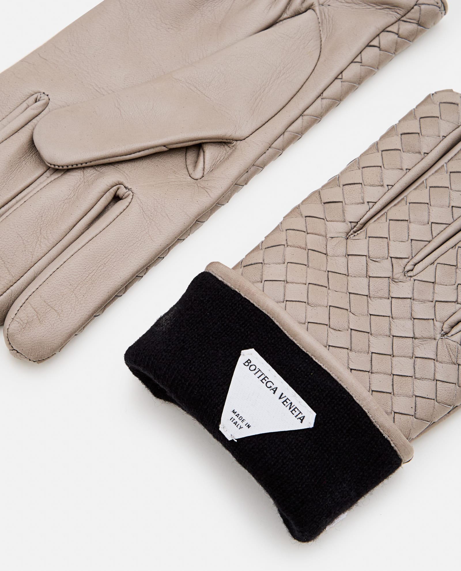 Shop Bottega Veneta Intrecciato Leather Gloves In Grey