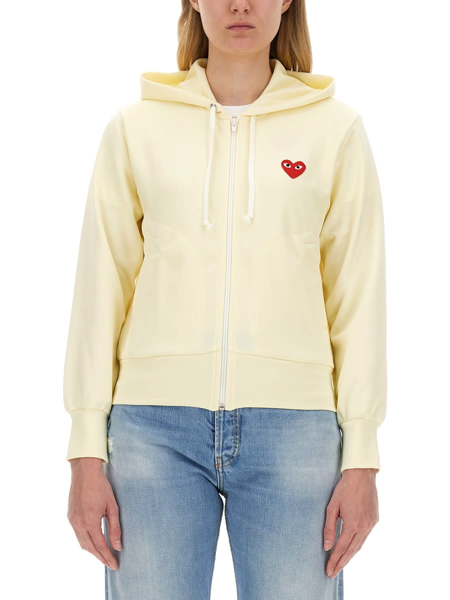 Shop Comme Des Garçons Play Felpa Con Patch Logo In White