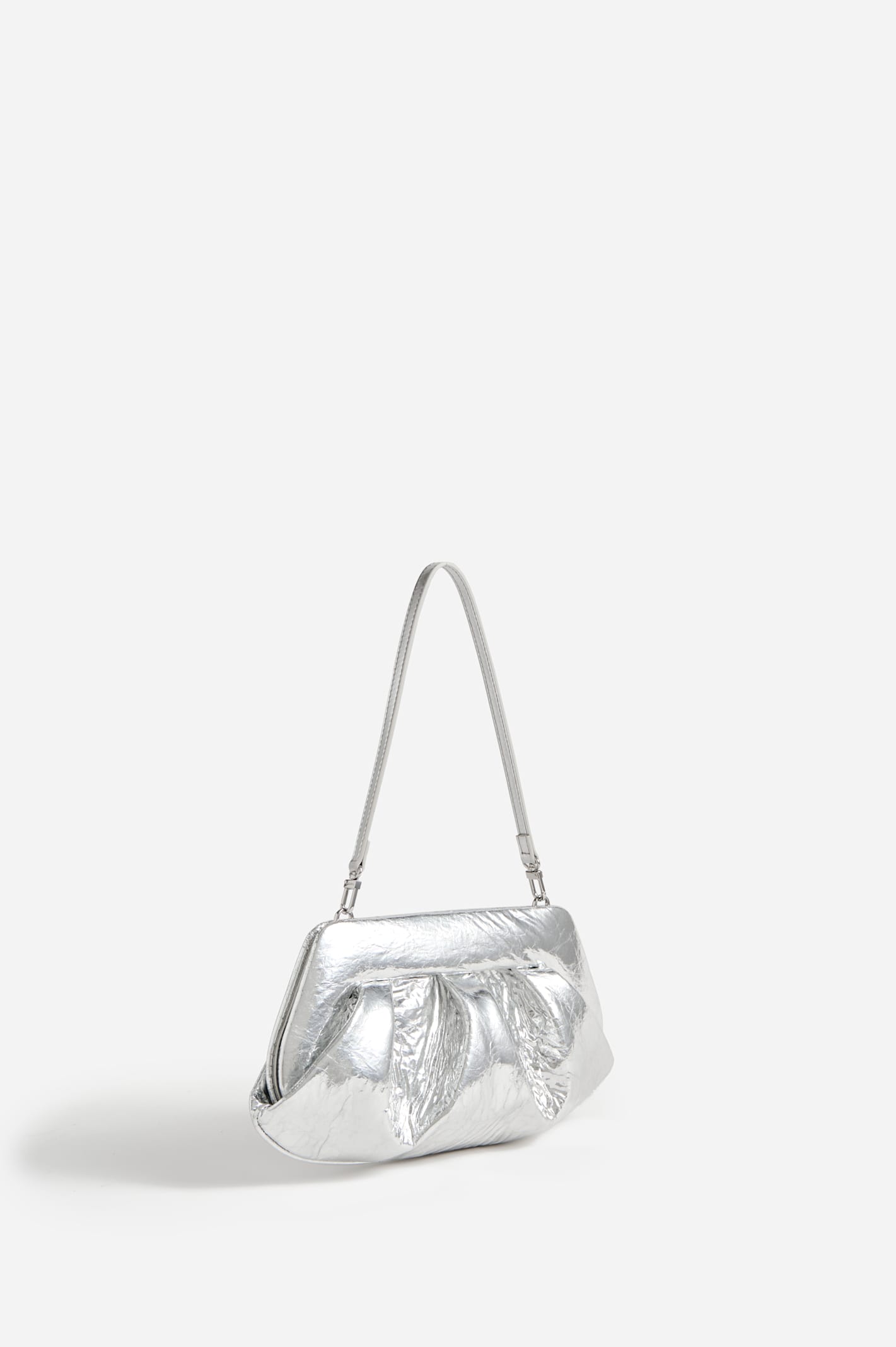 Themoirè Textured Pineapple Leaf Handbag With Leaf-like Embellishments