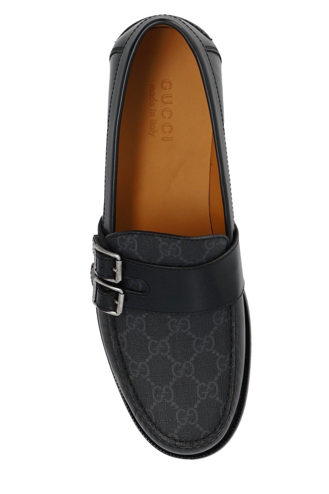Gucci Buckle Detailed Loafers In Black