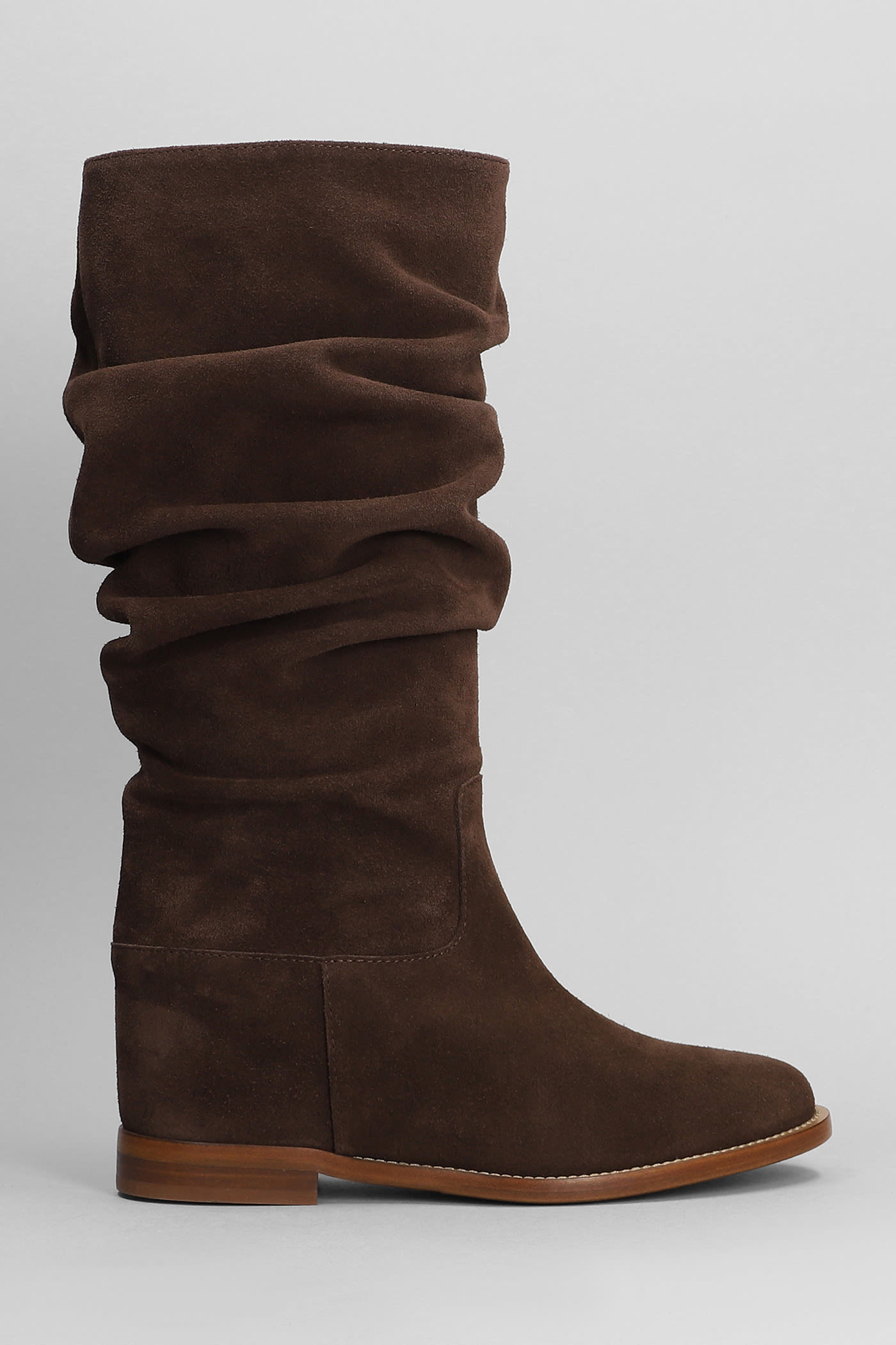 Via Roma 15 In Brown Suede