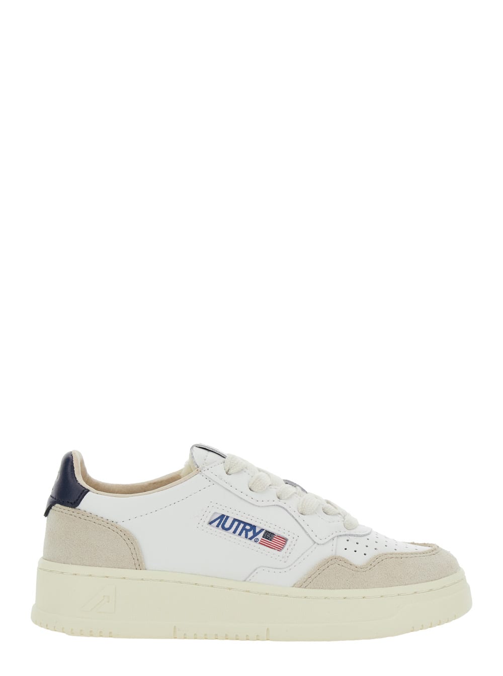 Autry Medalist White Low Top Sneakers With Logo Patch On The Side And Perforated Panels In Leather Boy In White