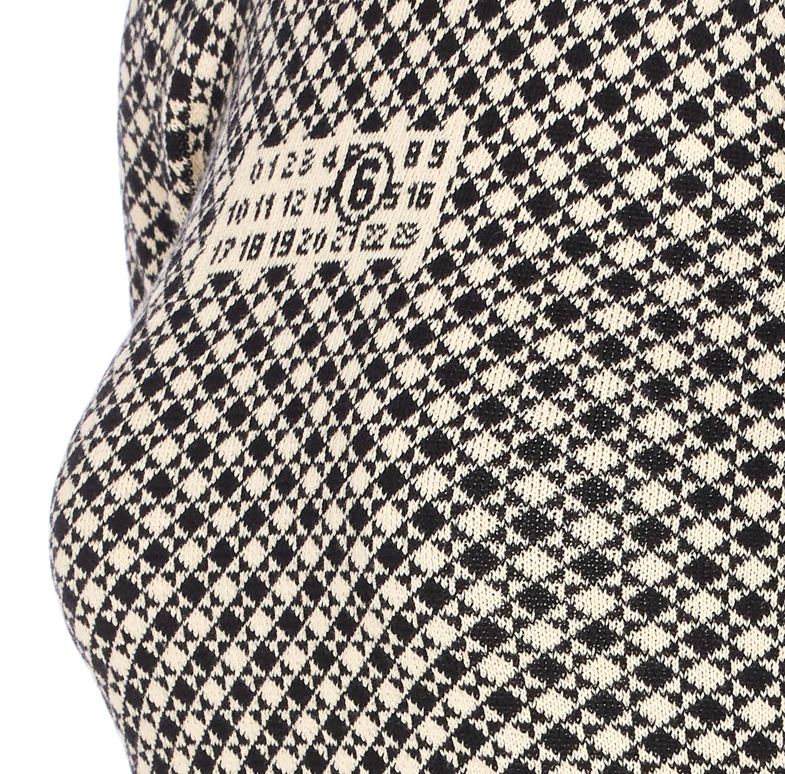 Mm6 Maison Margiela Crewneck Geometric Pattern Knitwear In Neutral