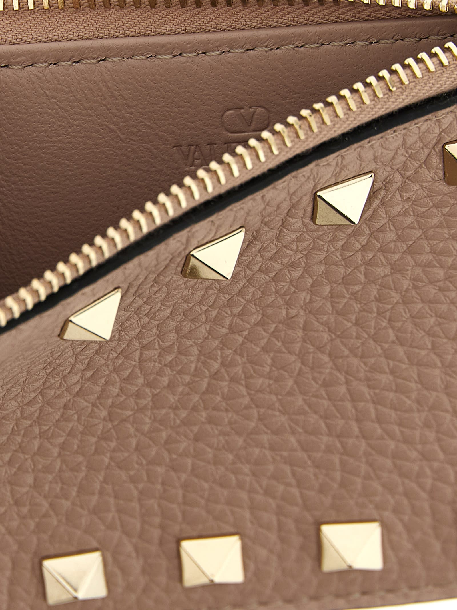 Valentino Garavani Rockstud Cardholder In Neutral