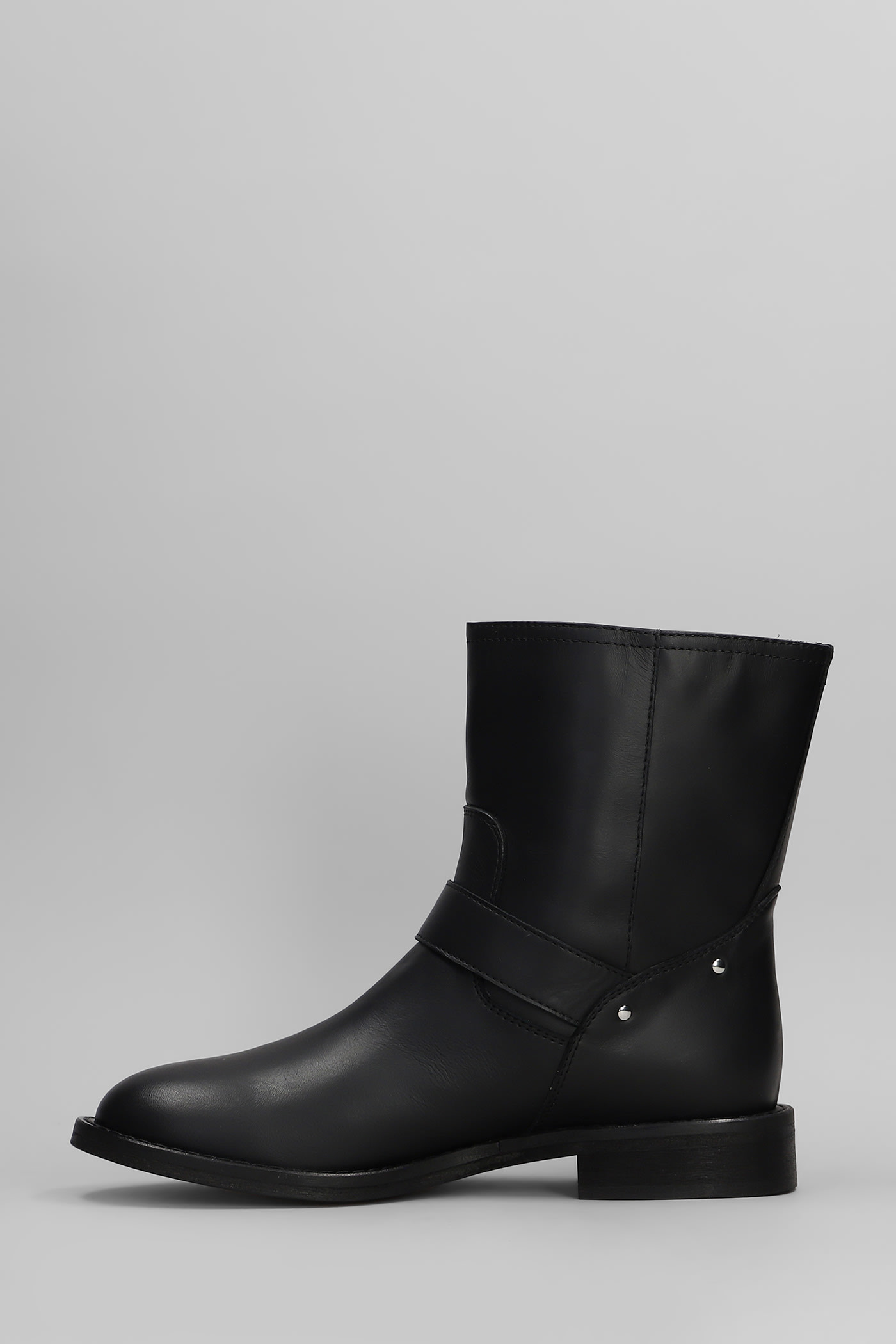 Shop Via Roma 15 Low Heels Ankle Boots In Black Leather