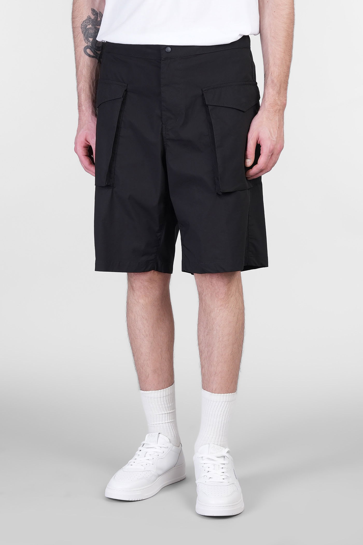 Lou Bis Shorts In Black Cotton