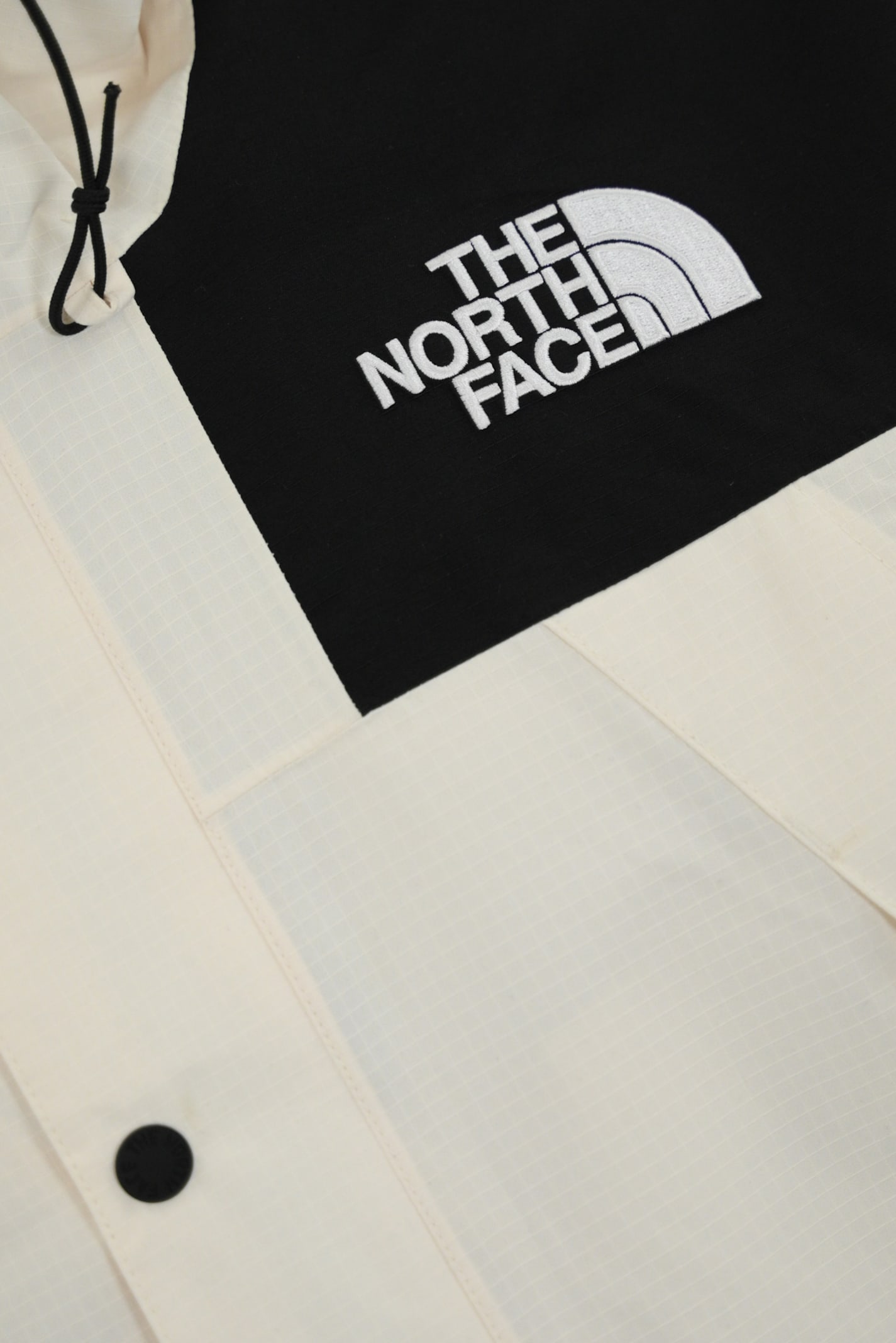 Shop The North Face Dryvent Mono Mountain Jacket In White Dune/tnf Black