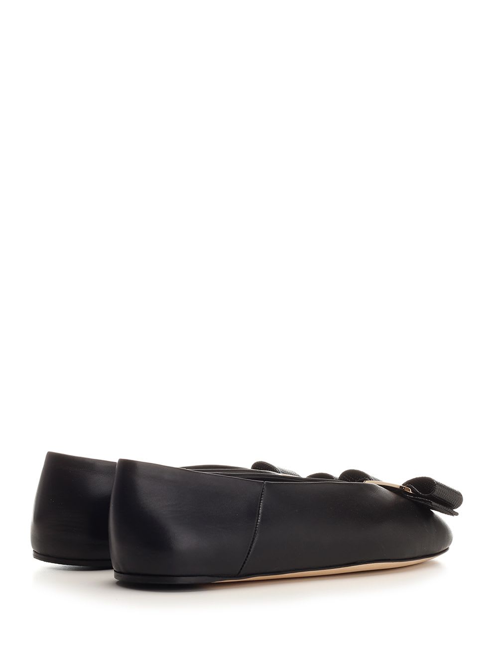 Shop Ferragamo Vara Bow Ballerina In Black