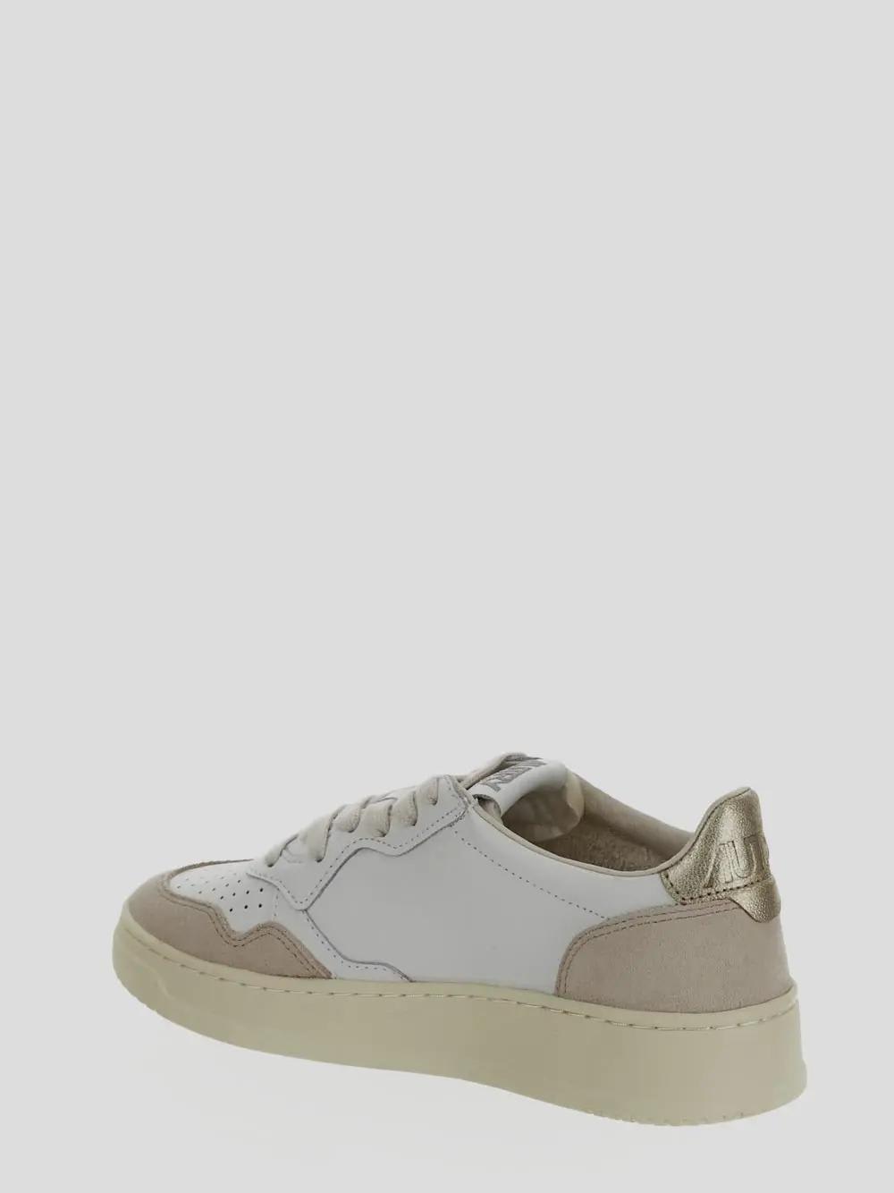 Autry Medalist Low Sneakers In Gold