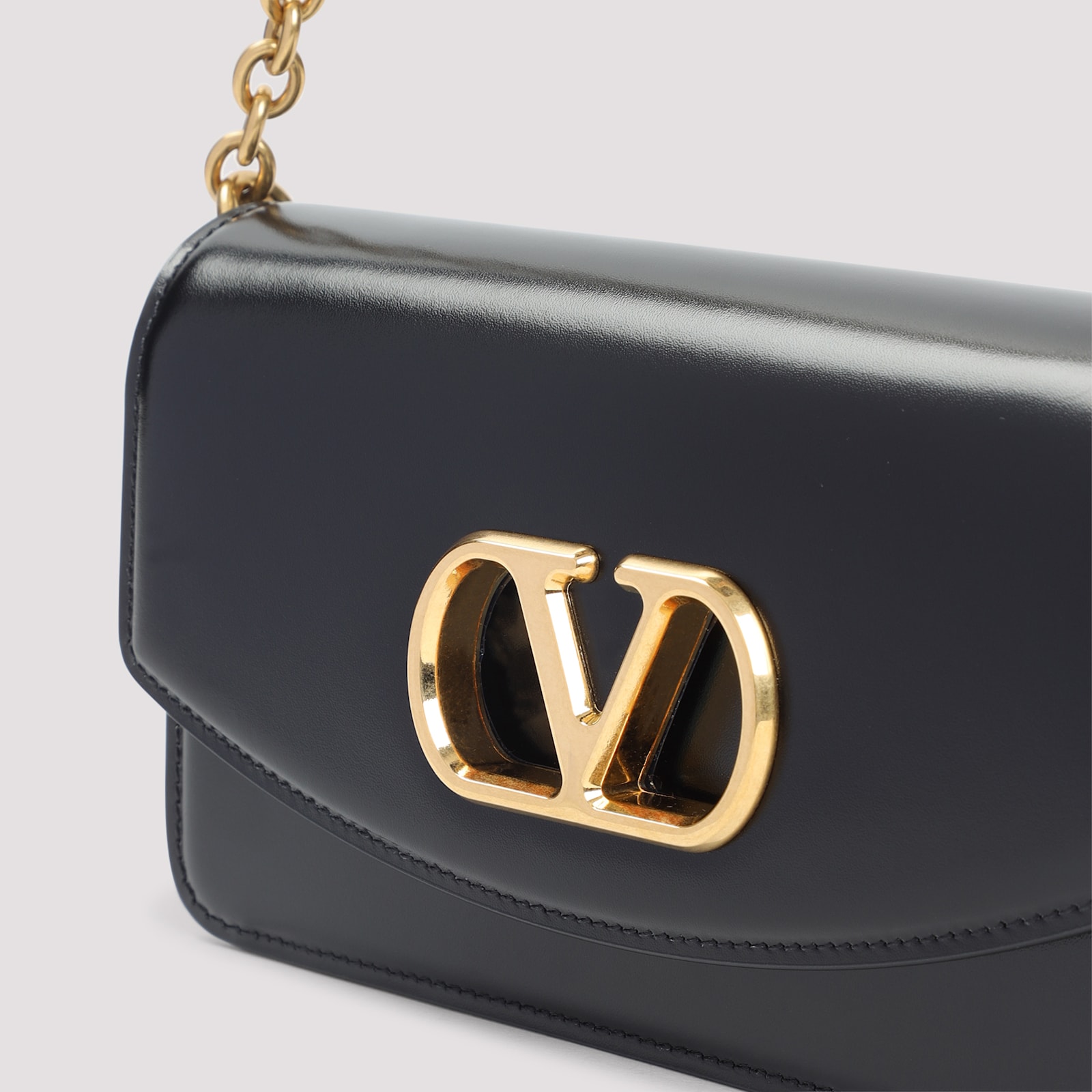 Valentino Small Clutch Vain In Black