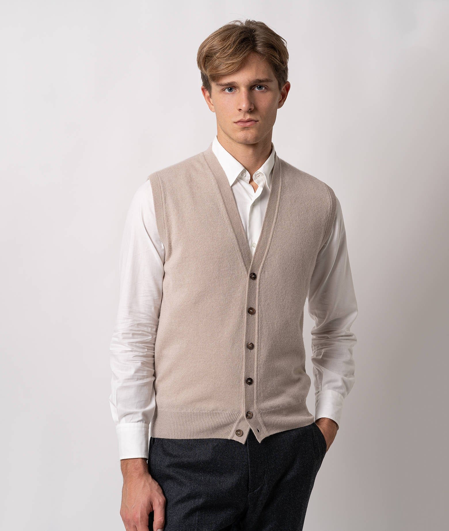Larusmiani Gilet Solden Sweater In Neutral
