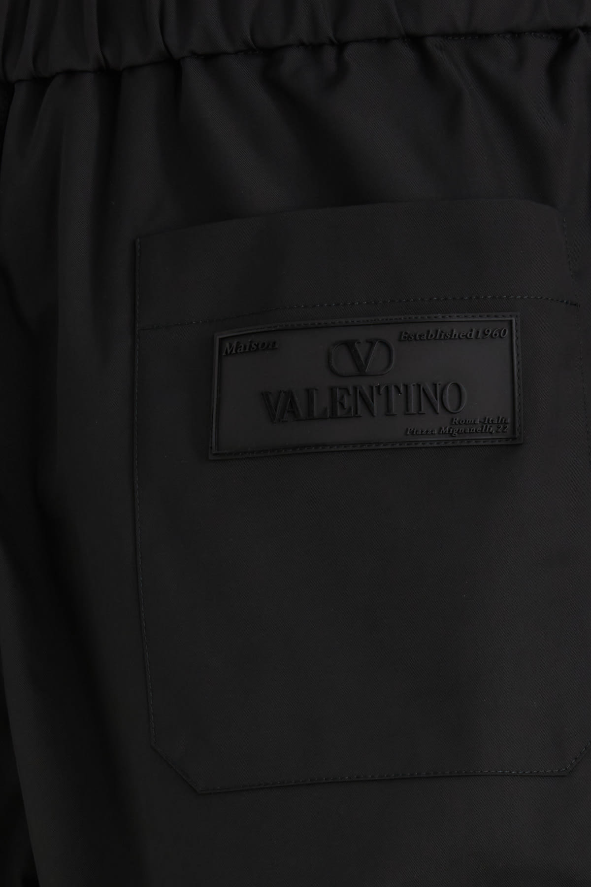 Shop Valentino Bermuda In 0no