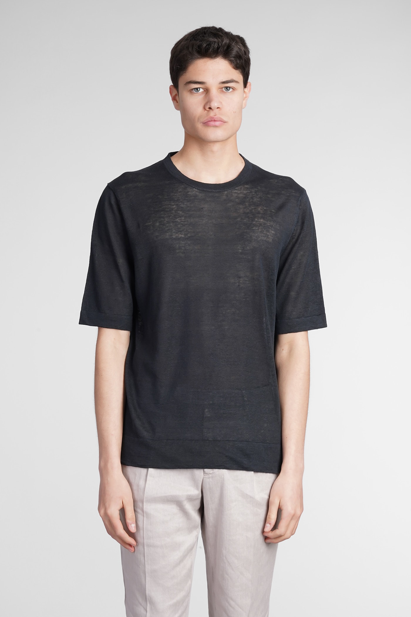 Shop Ballantyne T-shirt In Black Linen