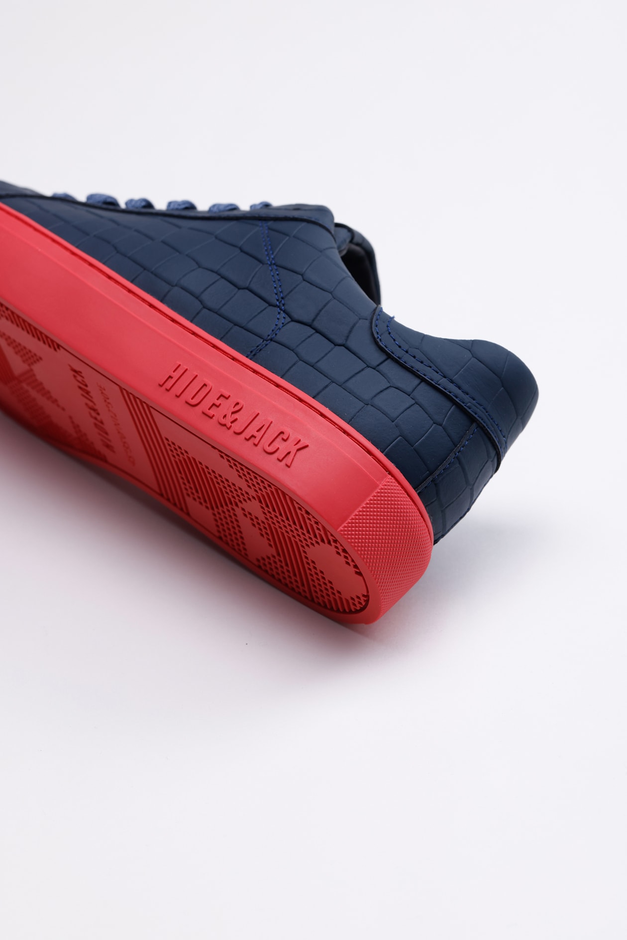 Shop Hide&amp;jack Low Top Sneaker - Essence Blue Red