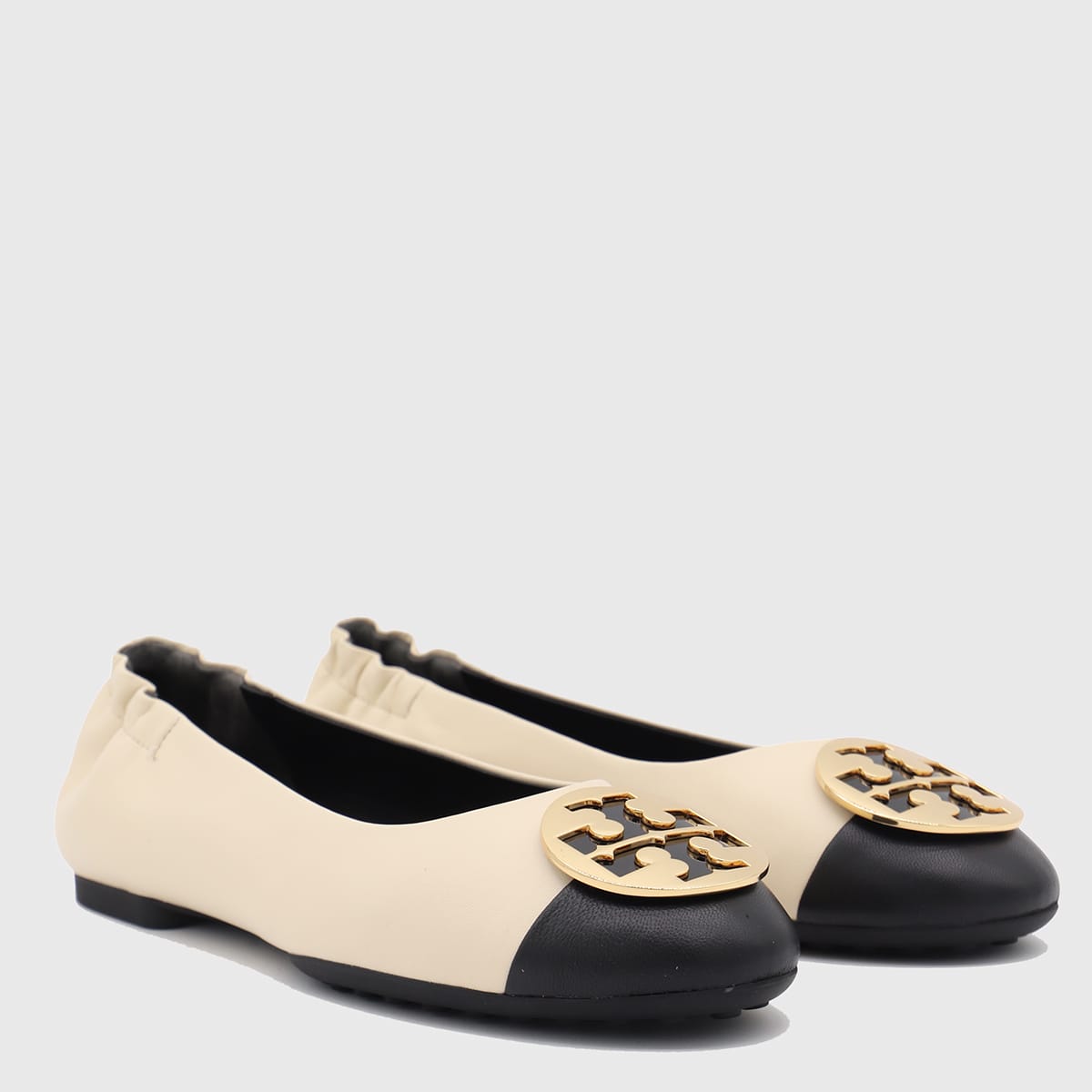 Shop Tory Burch Cream And Black Leather Ballerina Shoes In Beige