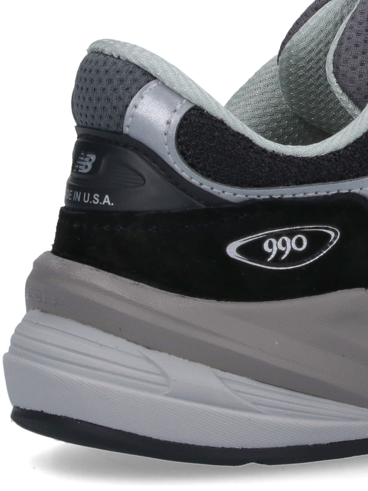 New Balance Black Low Top Sneakers With Logo Detail In Suede And Tech Fabric Woman In Black