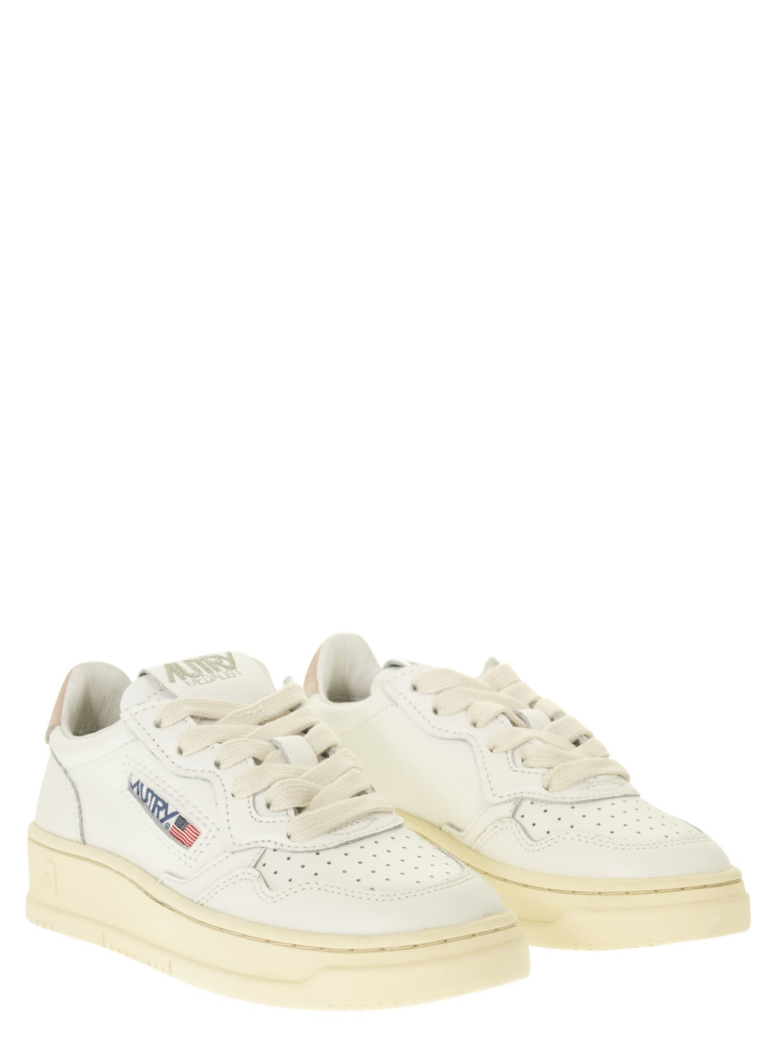 Shop Autry Medalist Low - Leather Sneakers In Wht/pink