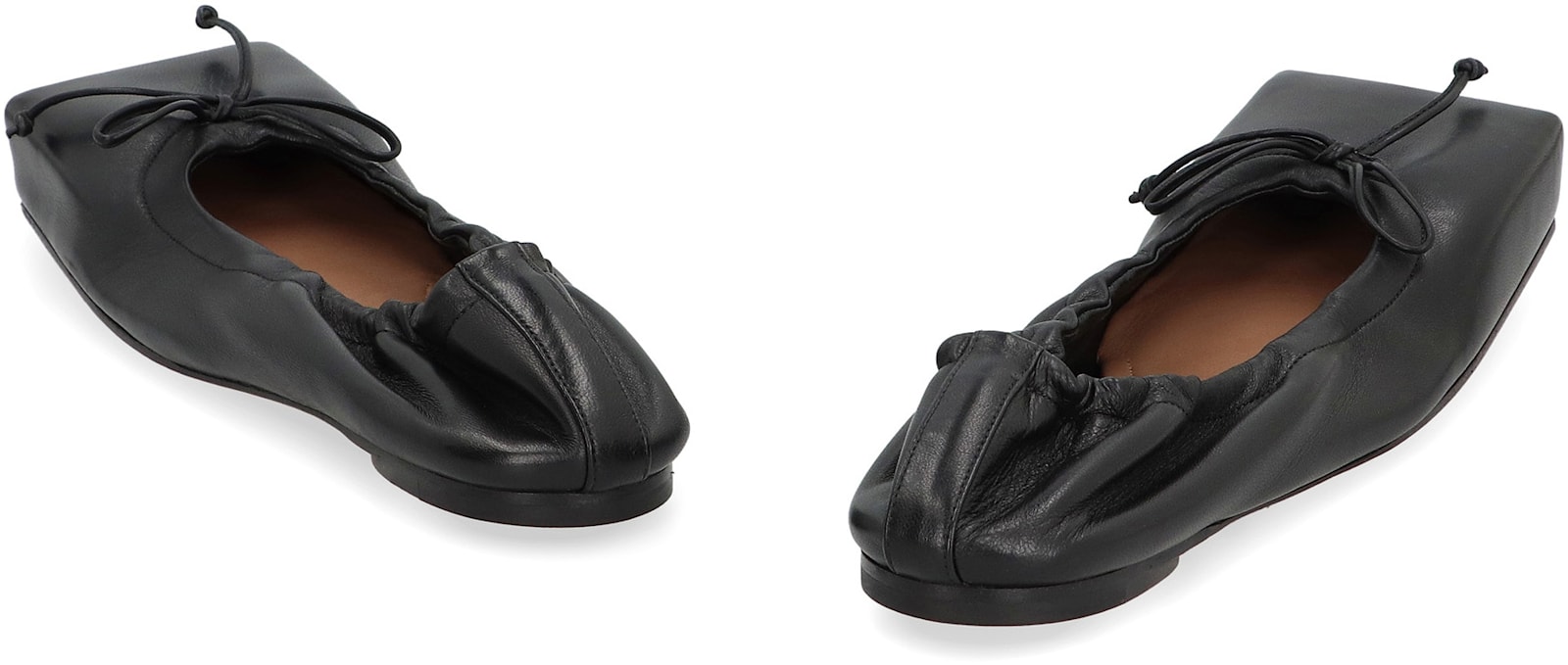 Shop Jacquemus Ballet Leather Ballet Flats In Black