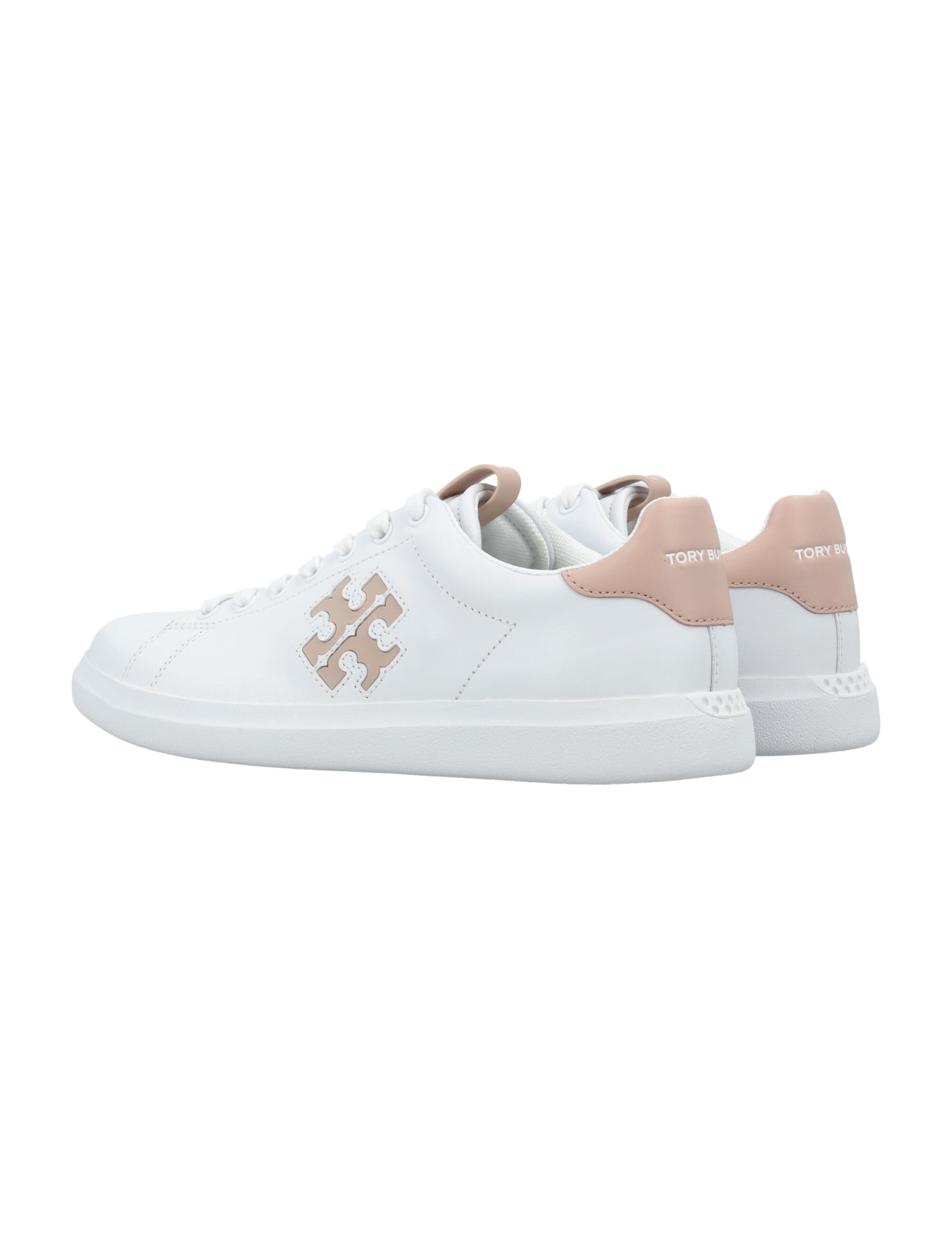 Shop Tory Burch Double T Howell Court Sneakers In Titanium White / Shell Pink