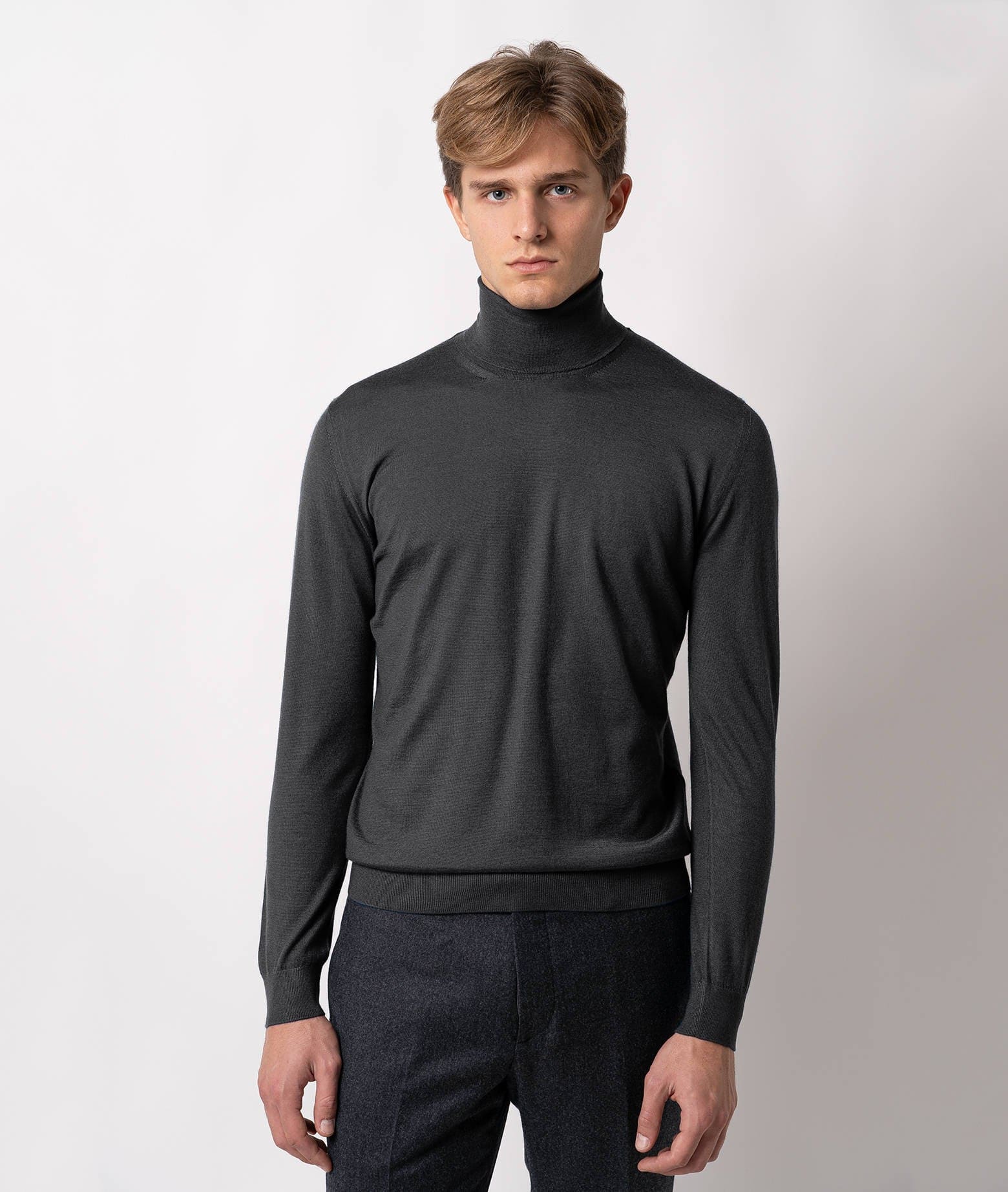 Larusmiani Turtleneck Sweater Pullman Sweater In Black