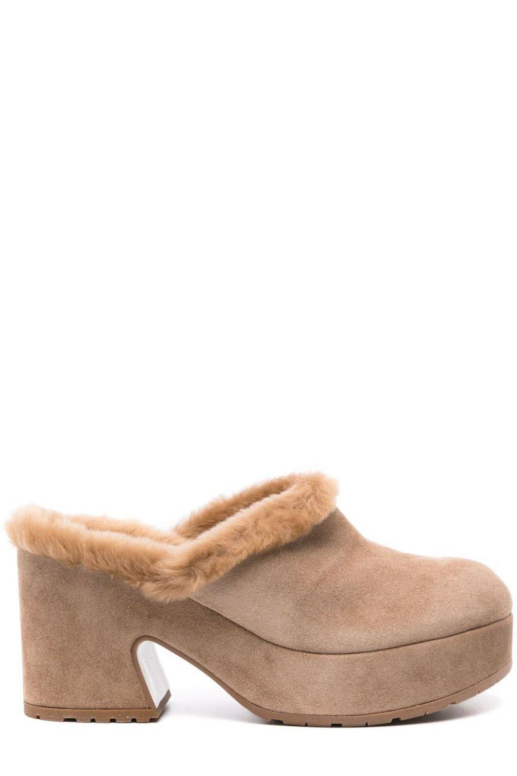 Shop Gianvito Rossi Lyss Slip-on Mules In Camel