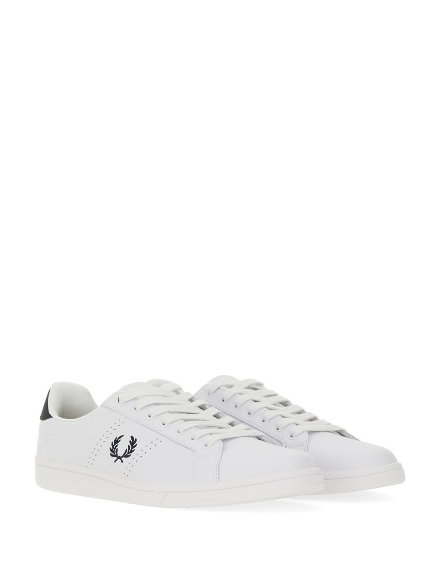 Shop Fred Perry Sneaker B721 In White
