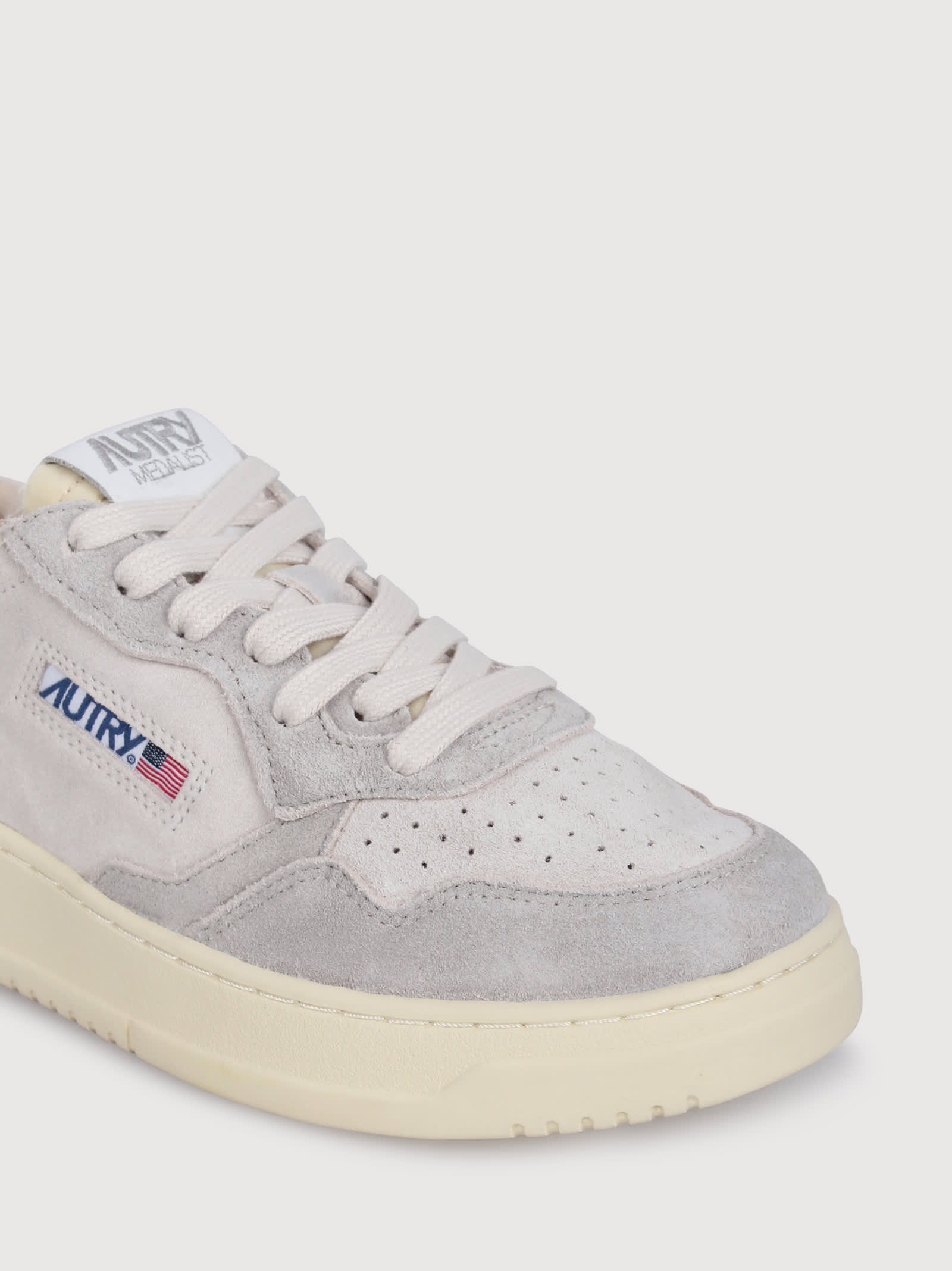 Shop Autry Medalist Sneakers In Wht/cream