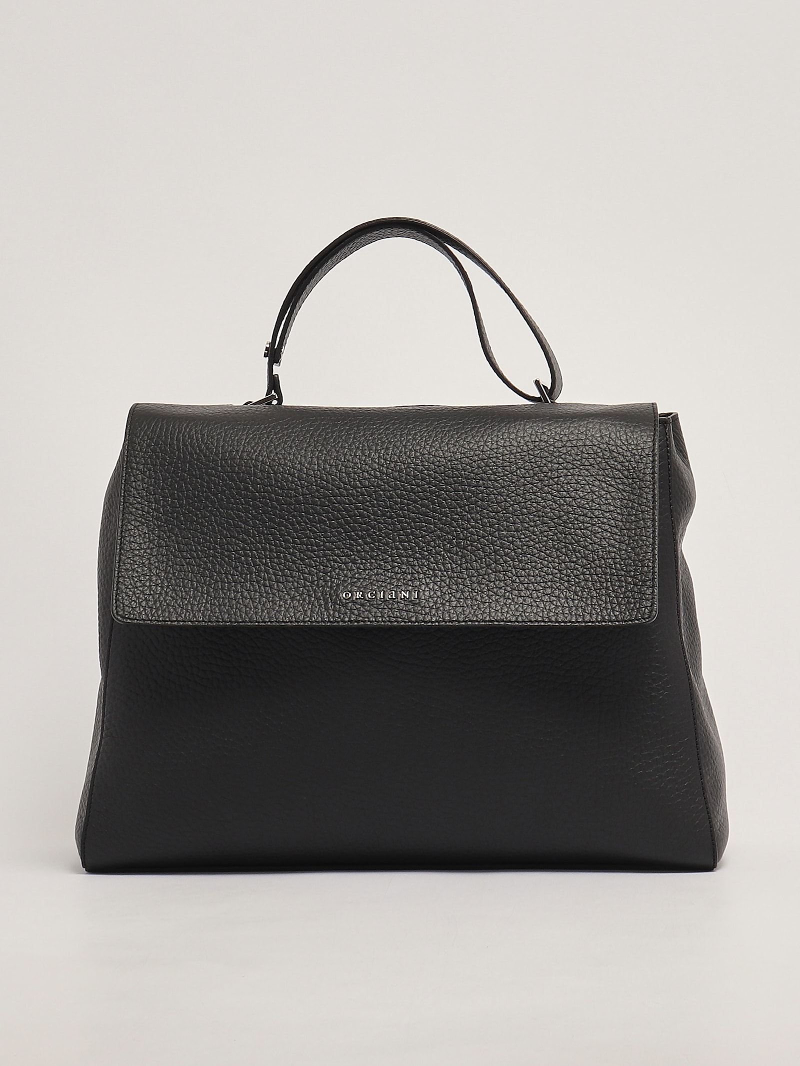 Sveva Grande Soft Shoulder Bag