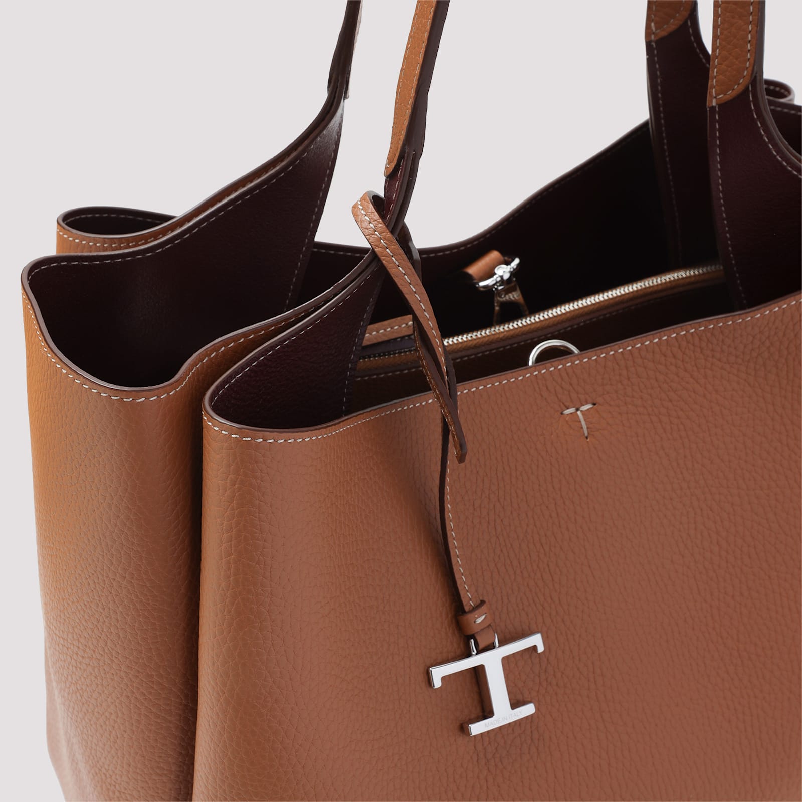 Tod's Tod S Apa Medium Shoulder Bag In Burgundy