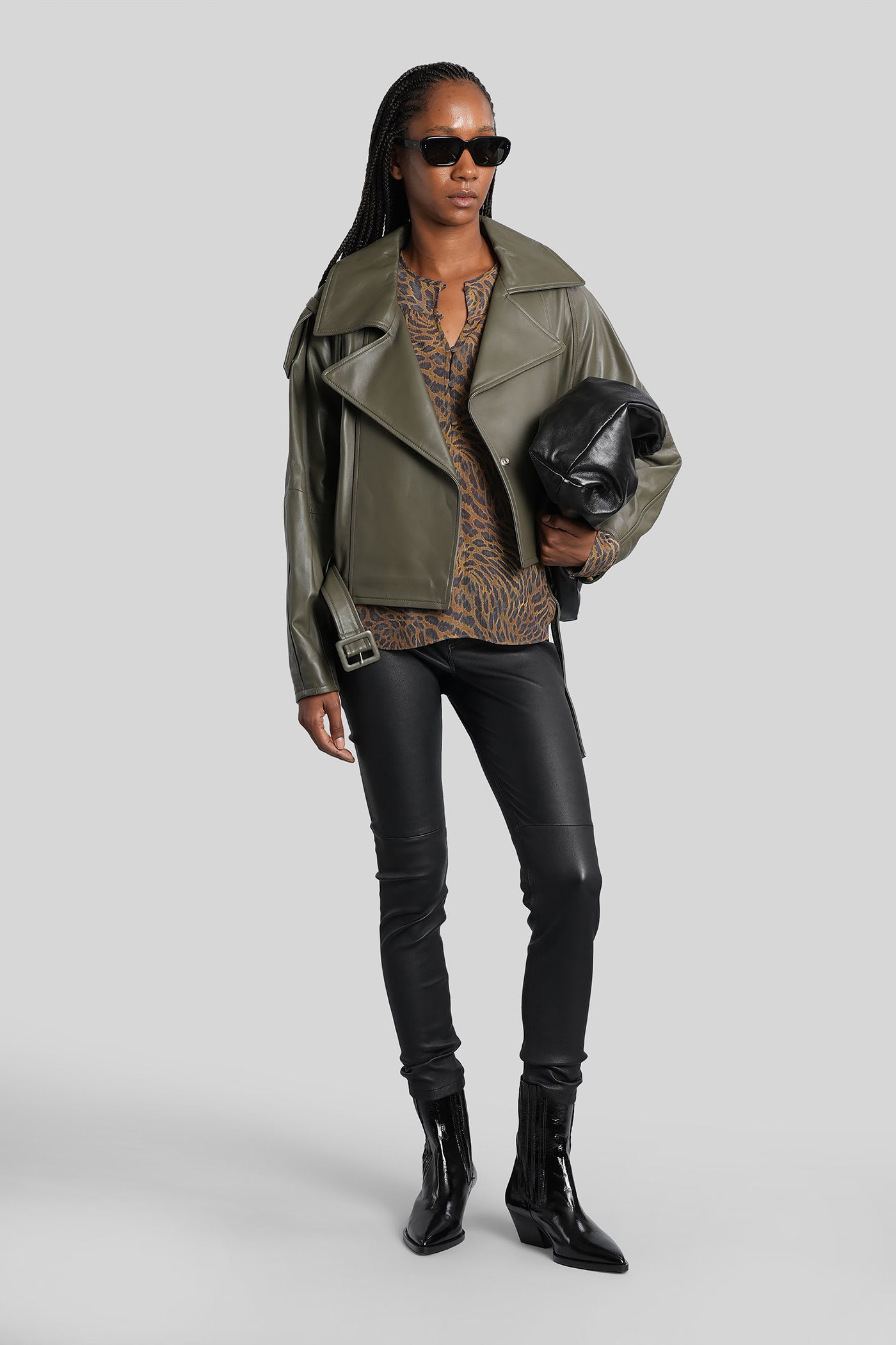 Iro Zaslim Pants In Black Leather In Black