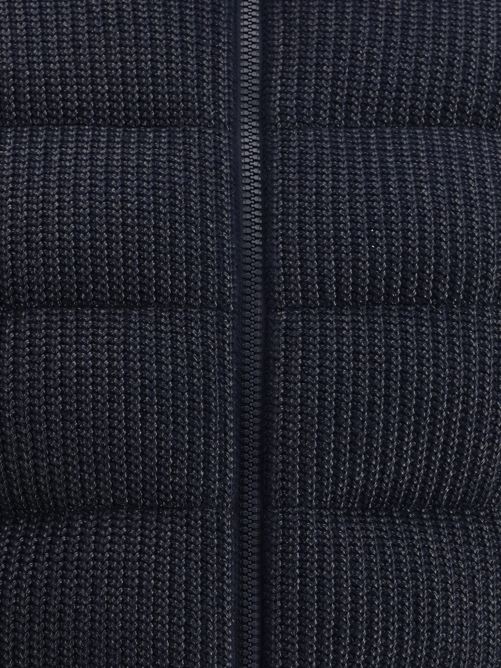 Moncler Thoiry Down Jacket In Black