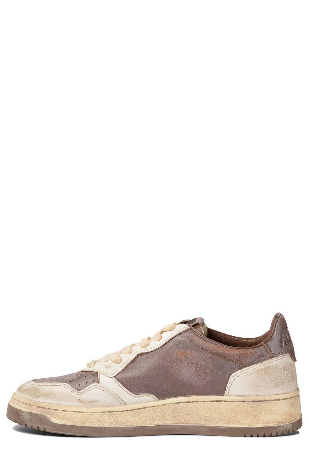 Shop Autry Medalist Low Super Vintage Sneakers In Leat/mud Patridge