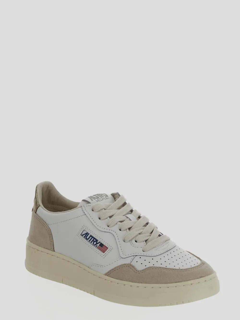 Autry Medalist Low Sneakers In Gold