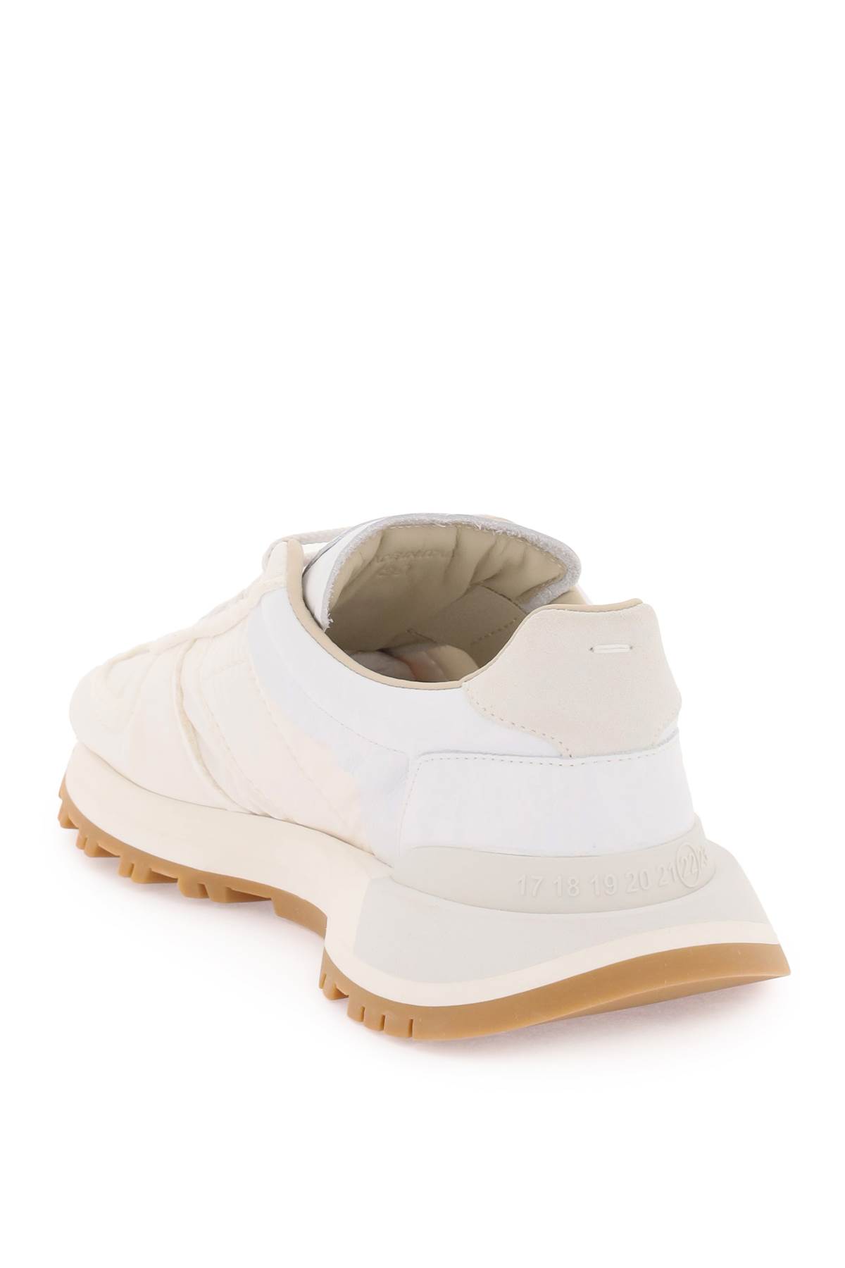 希AMagazineCuratedbyMaisonMartinMargiela 50863469-1_3.jpg