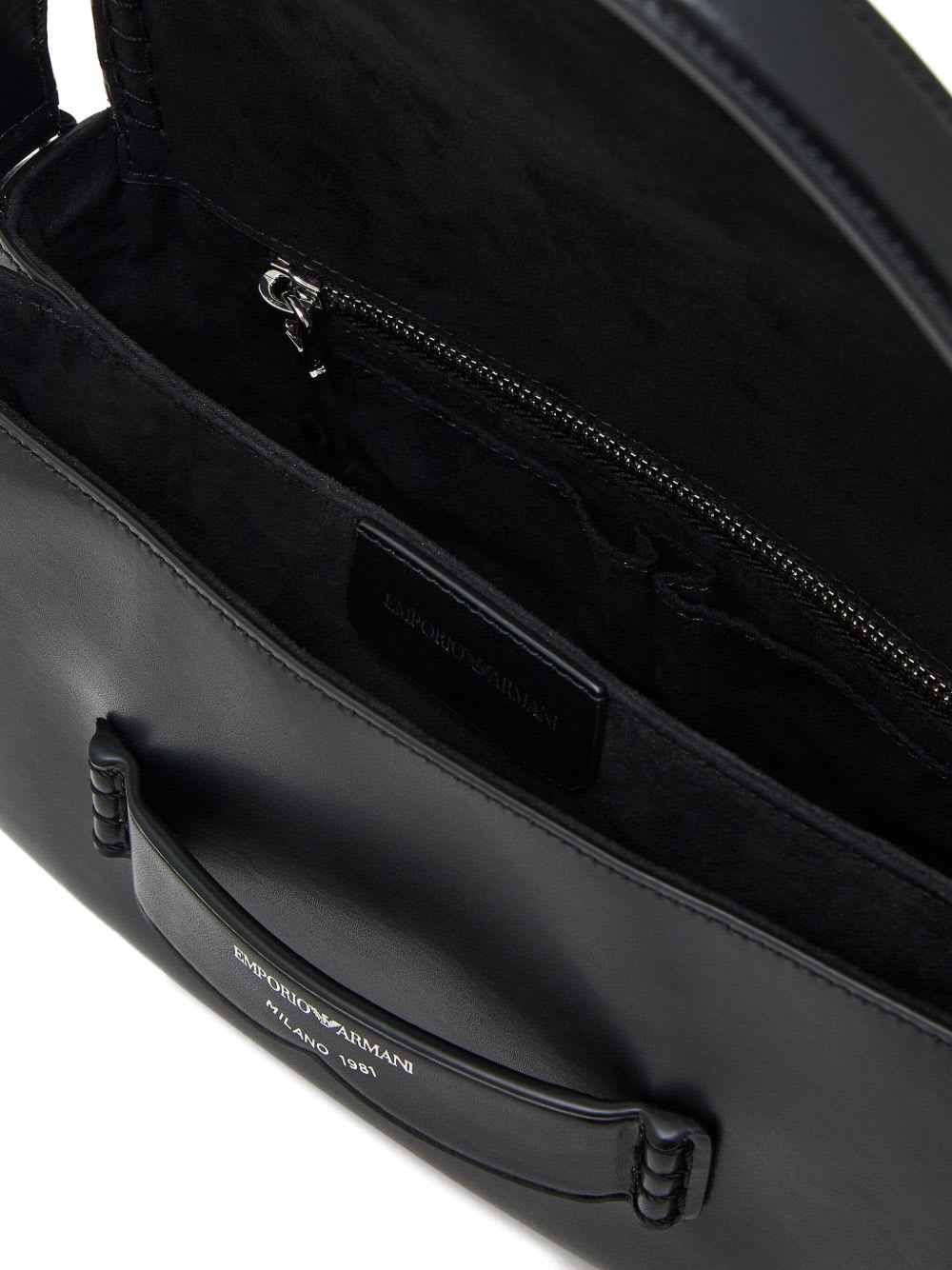 Emporio Armani Logo-detailing Shoulder Bag In Black