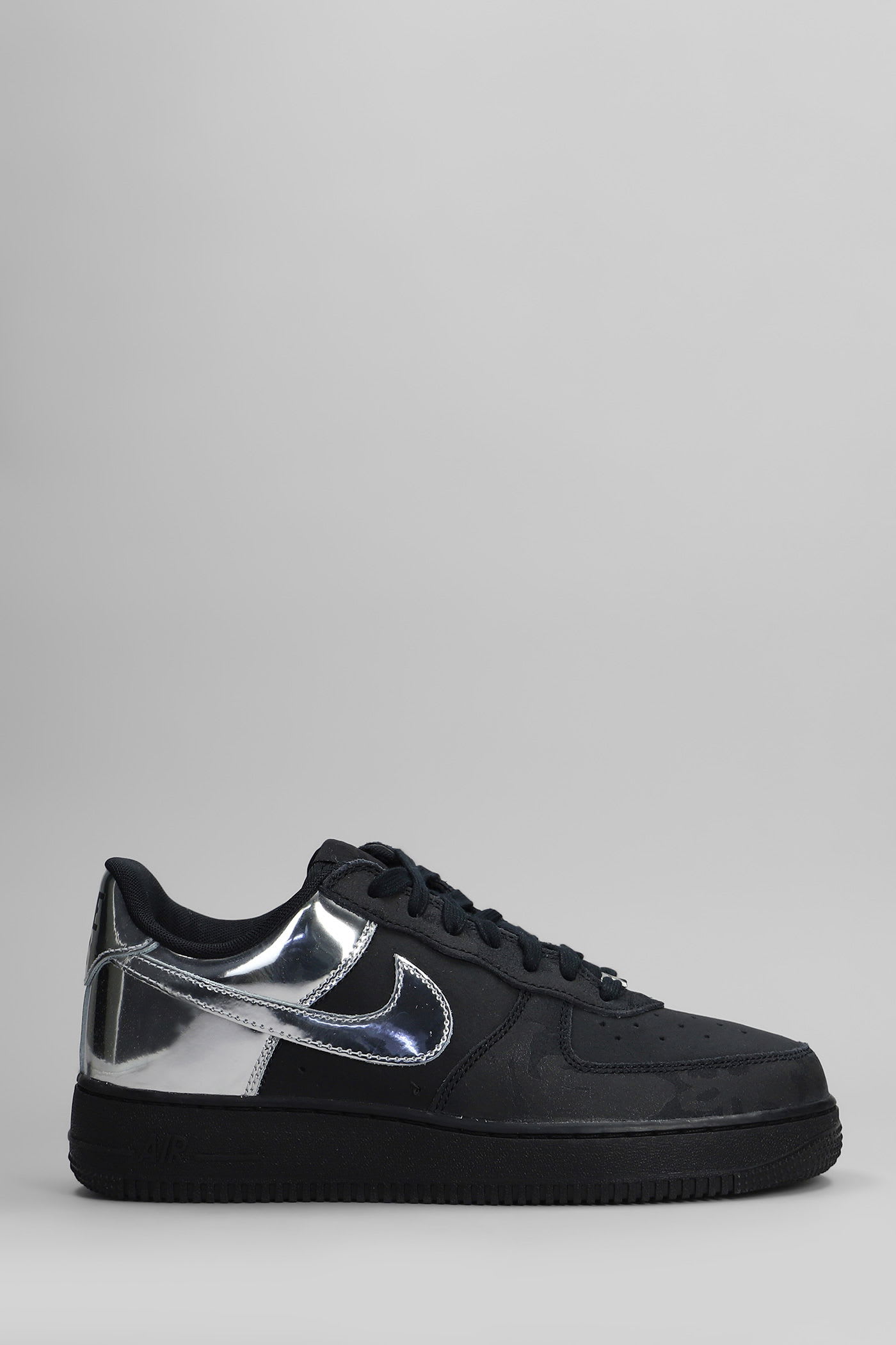 Nike Air Force 1 Low Retr Sneakers In Black Leather In Black