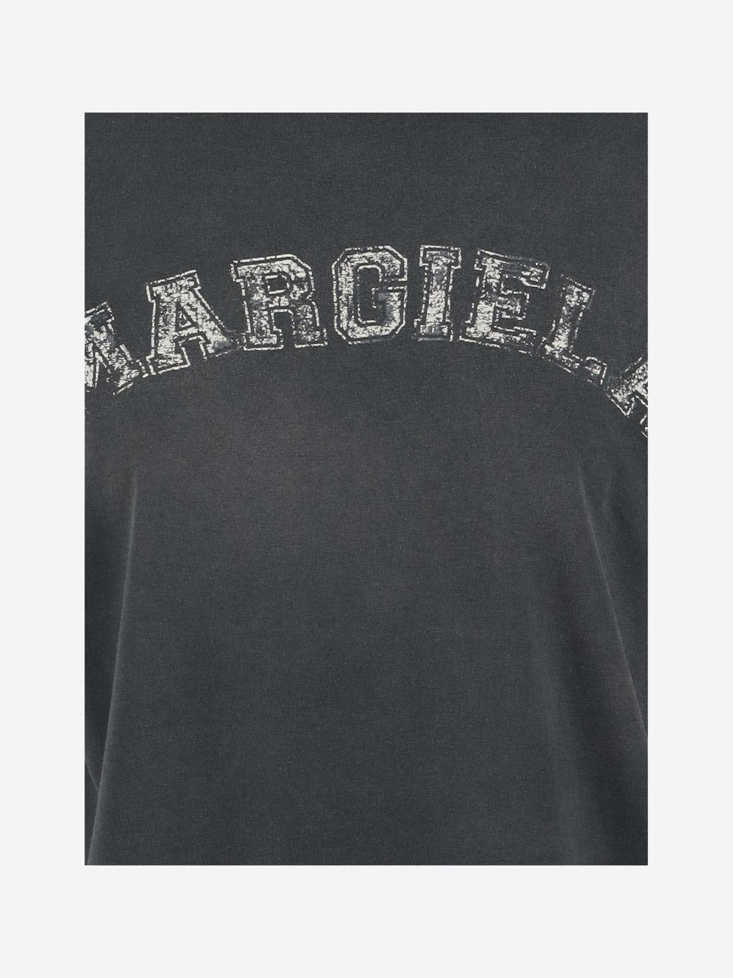 Shop Maison Margiela Cotton T-shirt With Logo In Washed Black